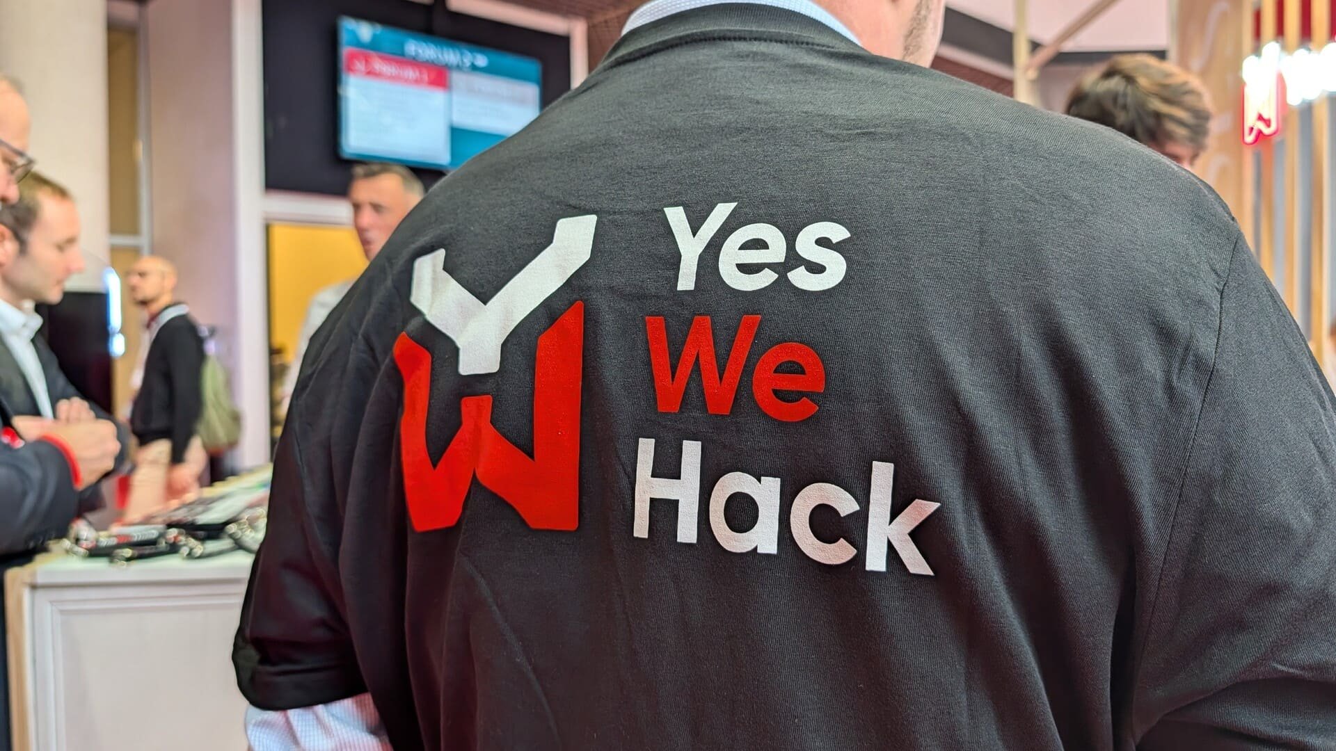 Aux Assises de la cybersécurité de Monaco, YesWeHack a fait des agents d'IA hackers l'un des sujets phares de cette édition 2026. © Alexandre Boero / Clubic