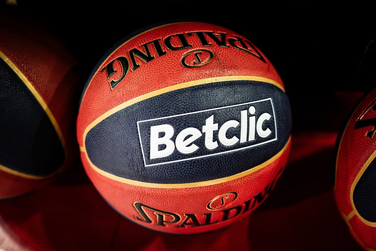 Betclic lance un programme contre le cyberharcèlement des sportifs avec huit fédérations françaises. © Obatala-photography / Shutterstock