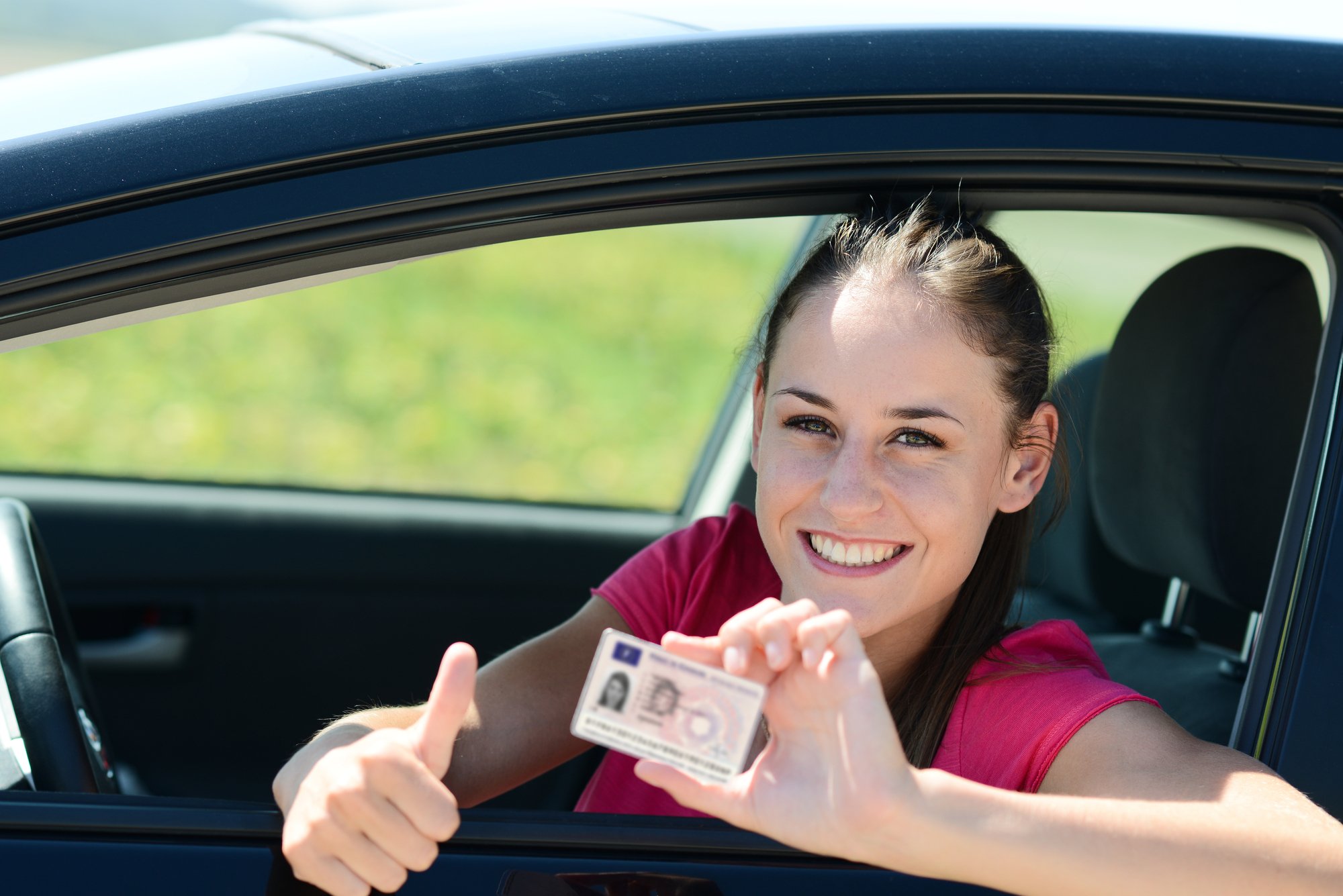 N'oubliez pas votre permis si vous comptez louer une voiture en vacances. © Shutterstock