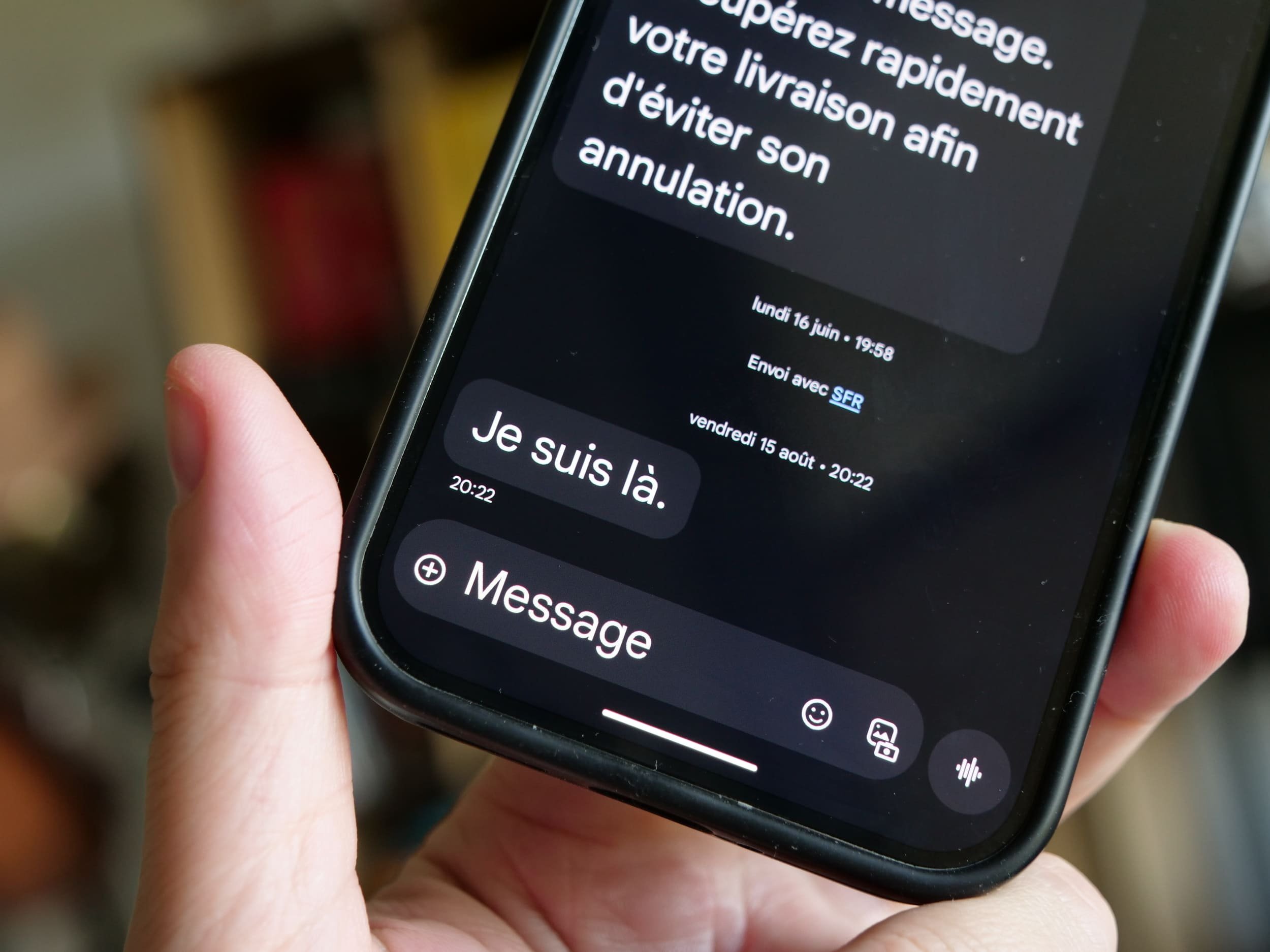 Cette arnaque par SMS utilise la technique du spoofing pour vous tromper © Alexandre Boero / Clubic