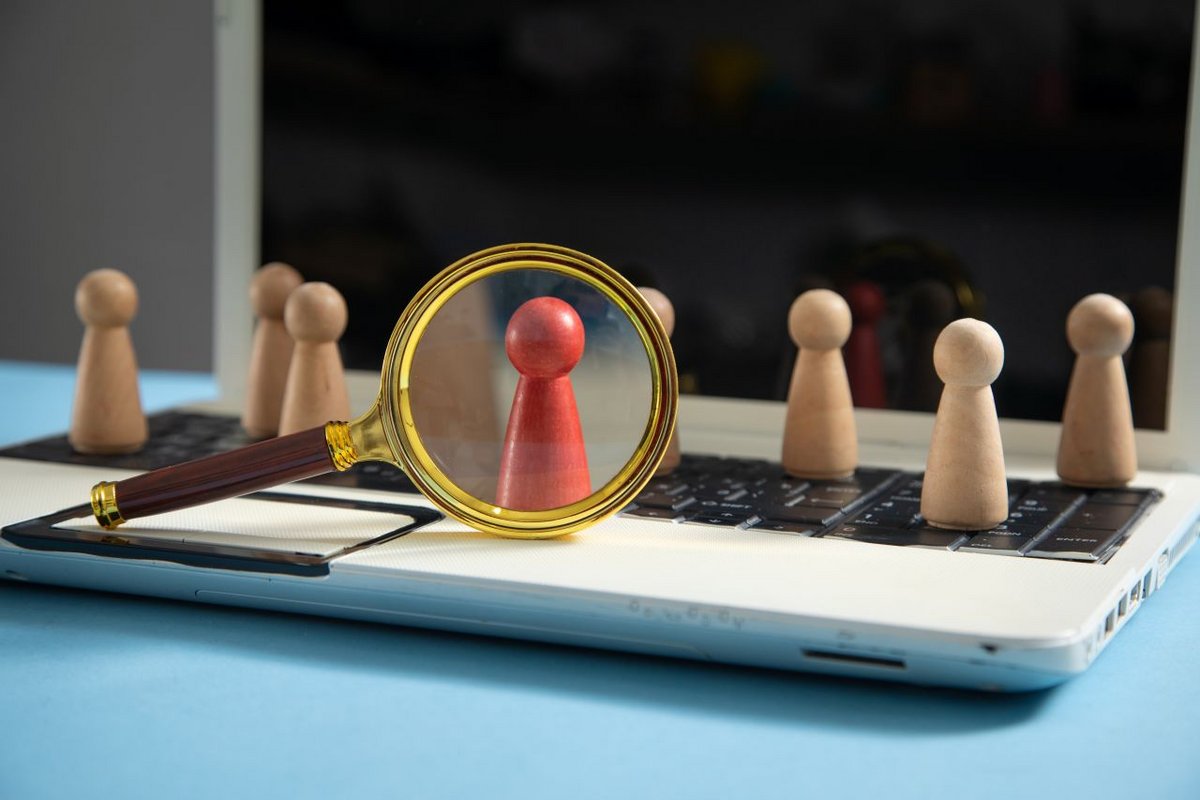 Oberver ses concurrents sur le Web est légal, mais il faut savoir le faire pour se protéger et respecter la règlementation en vigueur - ©ANDRANIK HAKOBYAN / Shutterstock