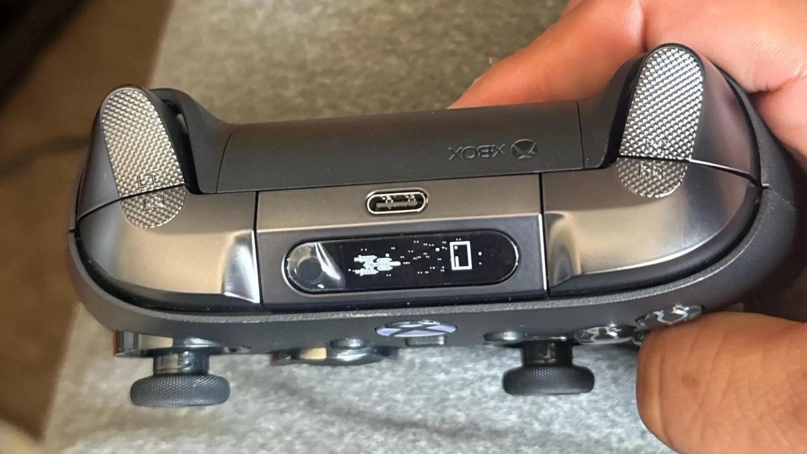 Le fameux écran du prototype de la manette Xbox Elite 3. ©ssuberlex pour Reddit
