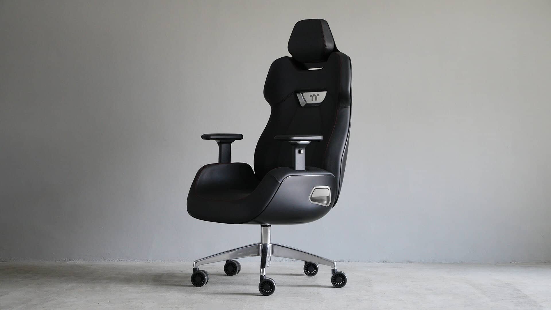 © Thermaltake / Porsche