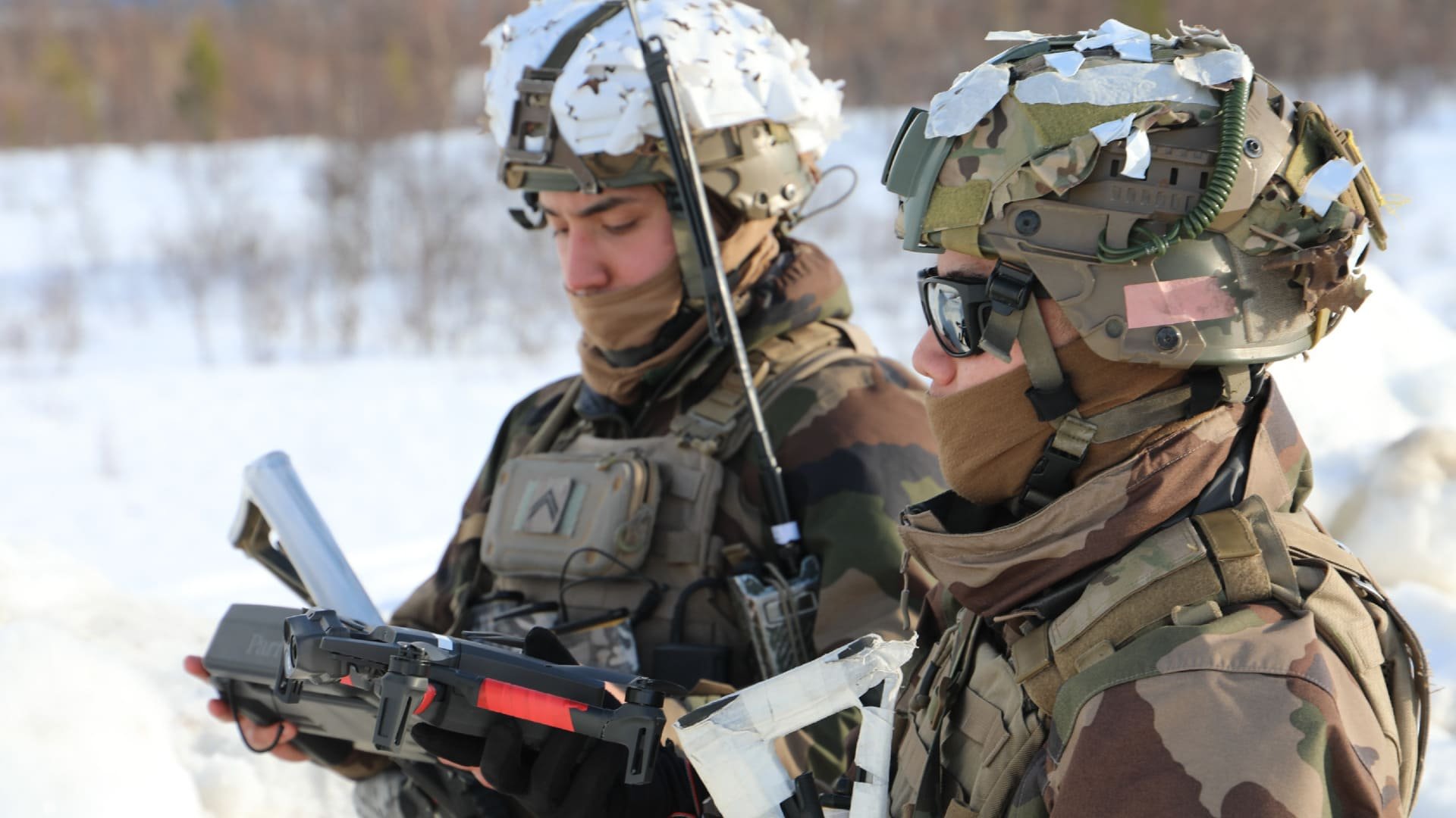 Les dronistes en pleine manœuvre. © armée de Terre