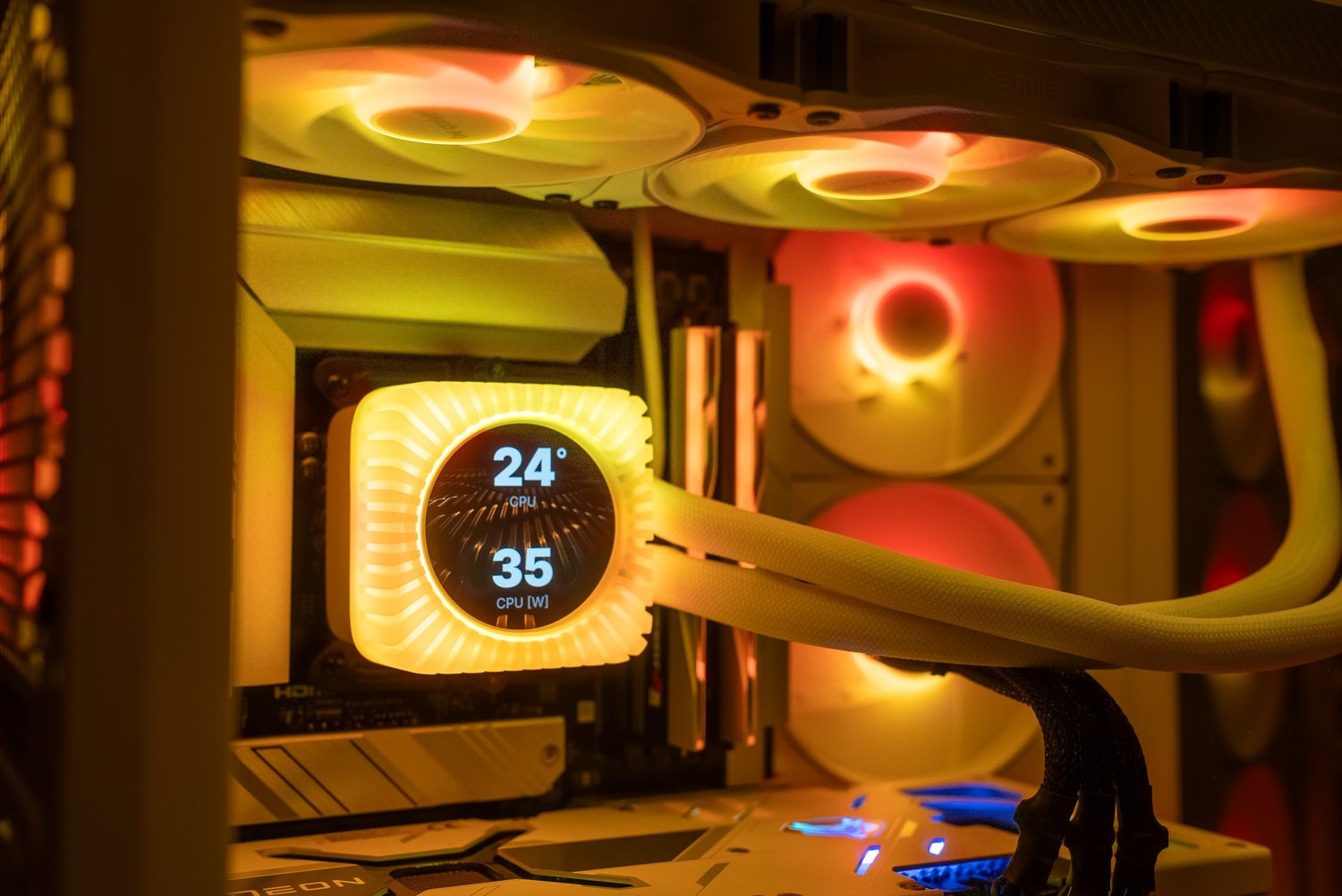 Le nouveau watercooling se dote enfin d'un écran. ©be quiet!