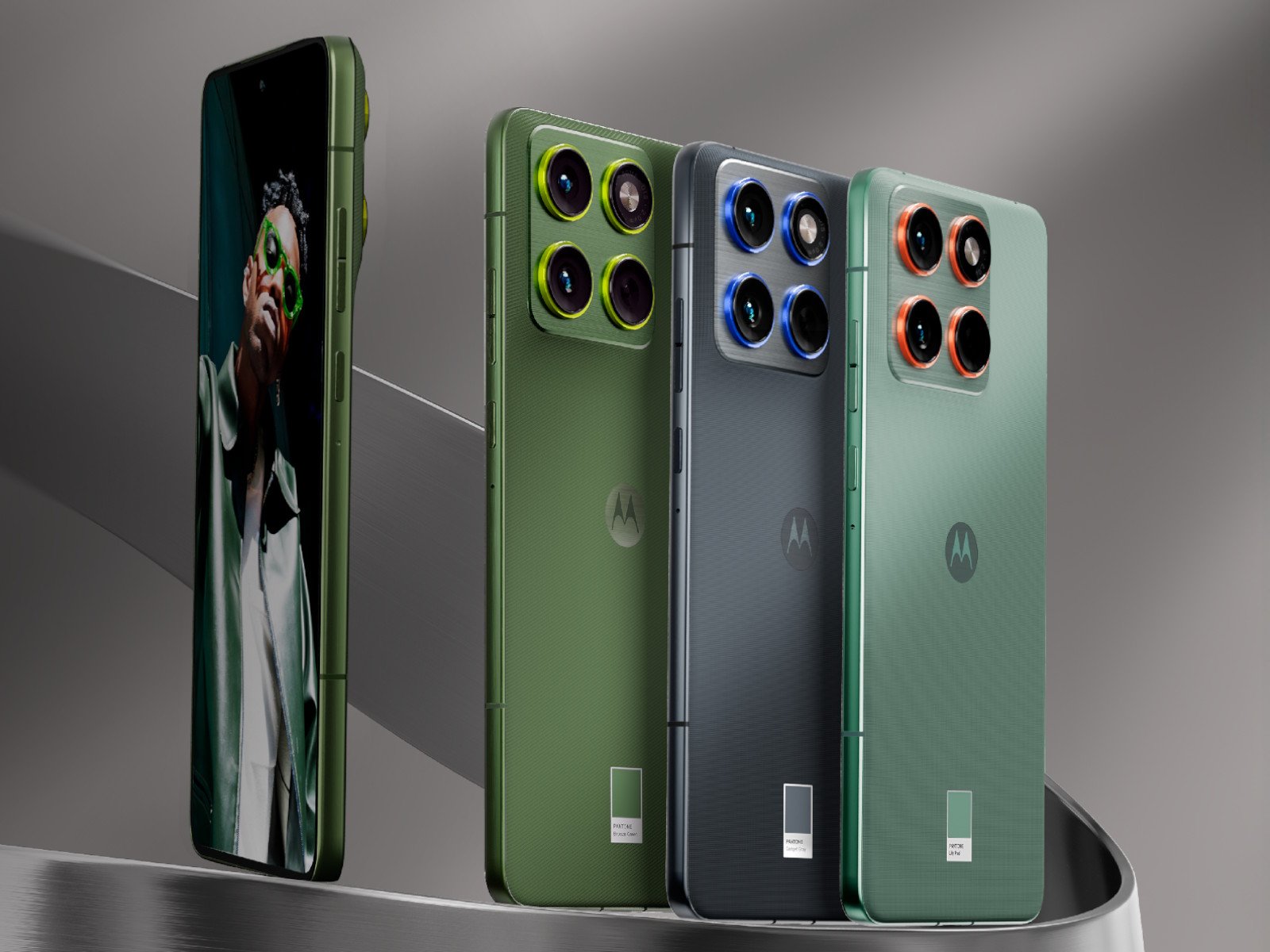 Les trois finitions du Edge 70. ©Motorola