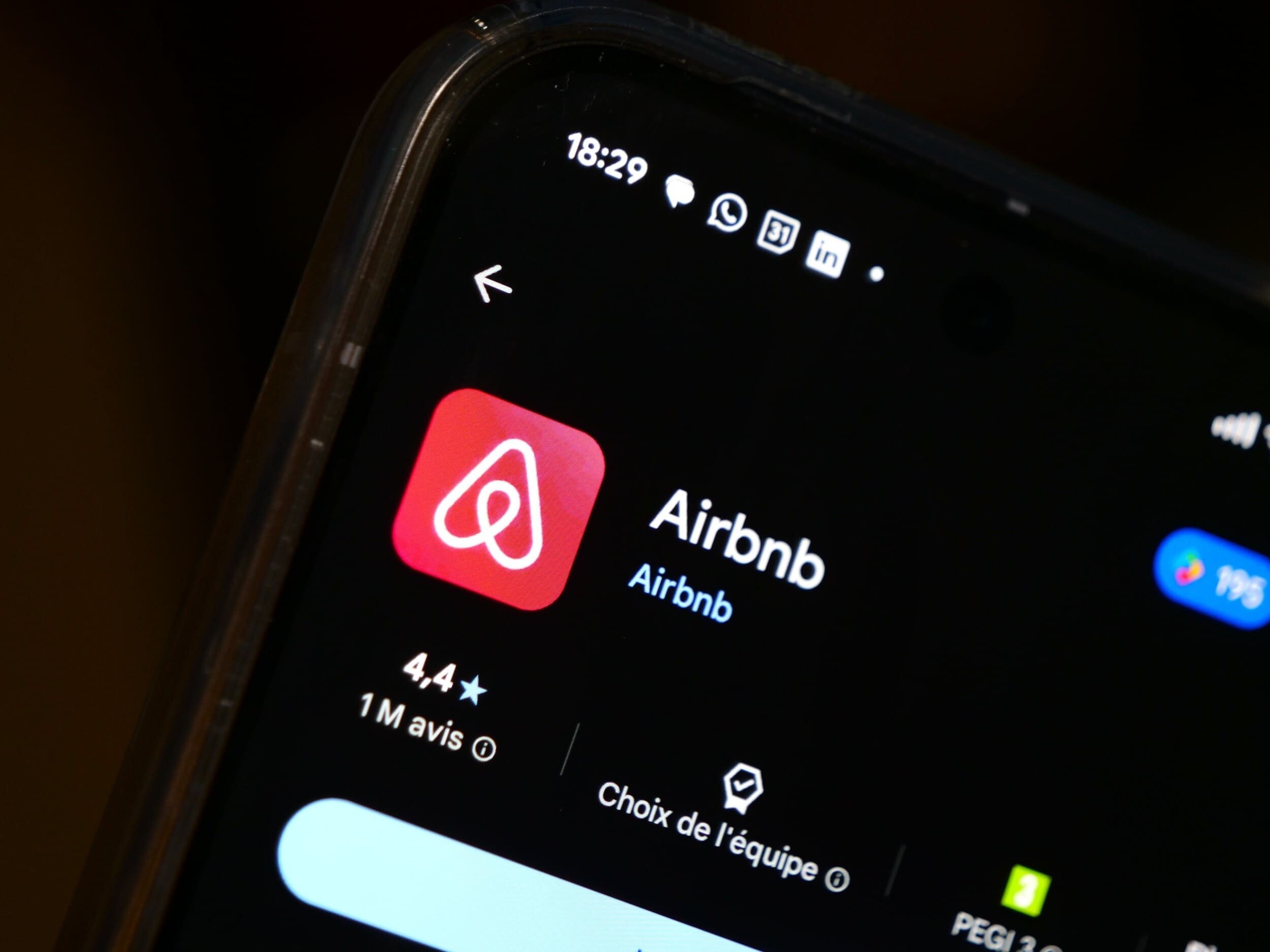 Airbnb pourra être tenue responsable des locations illégales sur sa plateforme. © Alexandre Boero / Clubic
