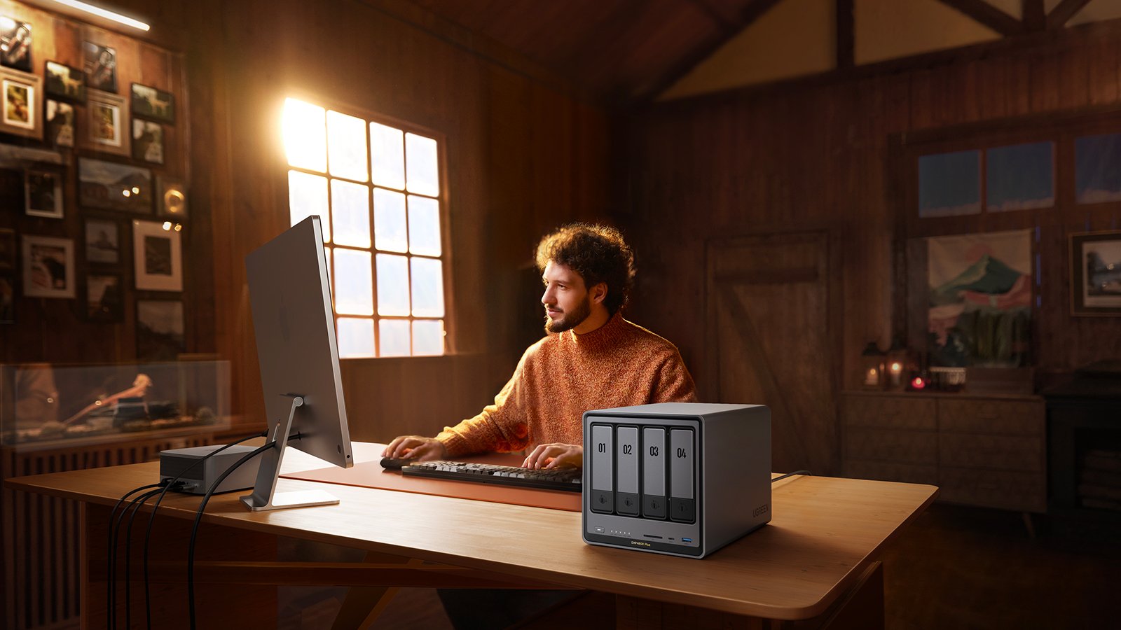 Avec ses 4 baies, ce modèle permet un stockage évolutif, parfait pour créer un cloud privé, sauvegarder de gros fichiers ou héberger un serveur multimédia ©UGREEN