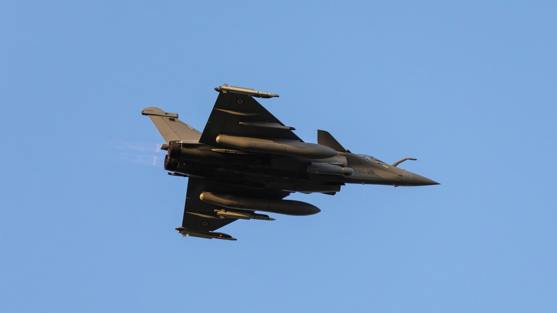 Un Rafale de la Marine nationale photographié en vol. © Karlis Miksons / Shutterstock