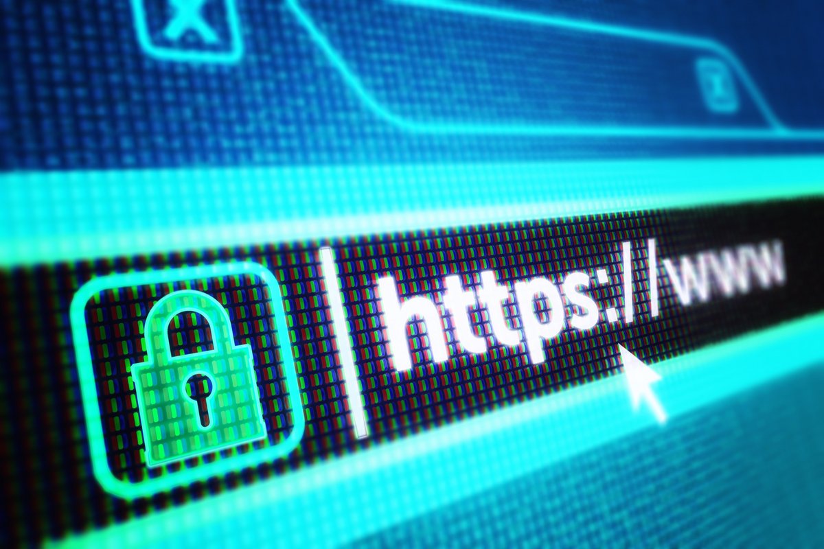 HTTPS chiffre déjà le trafic avant le VPN, et il le fait bien. En revanche, il ne masque pas l'adresse IP. © cybrain / Shutterstock