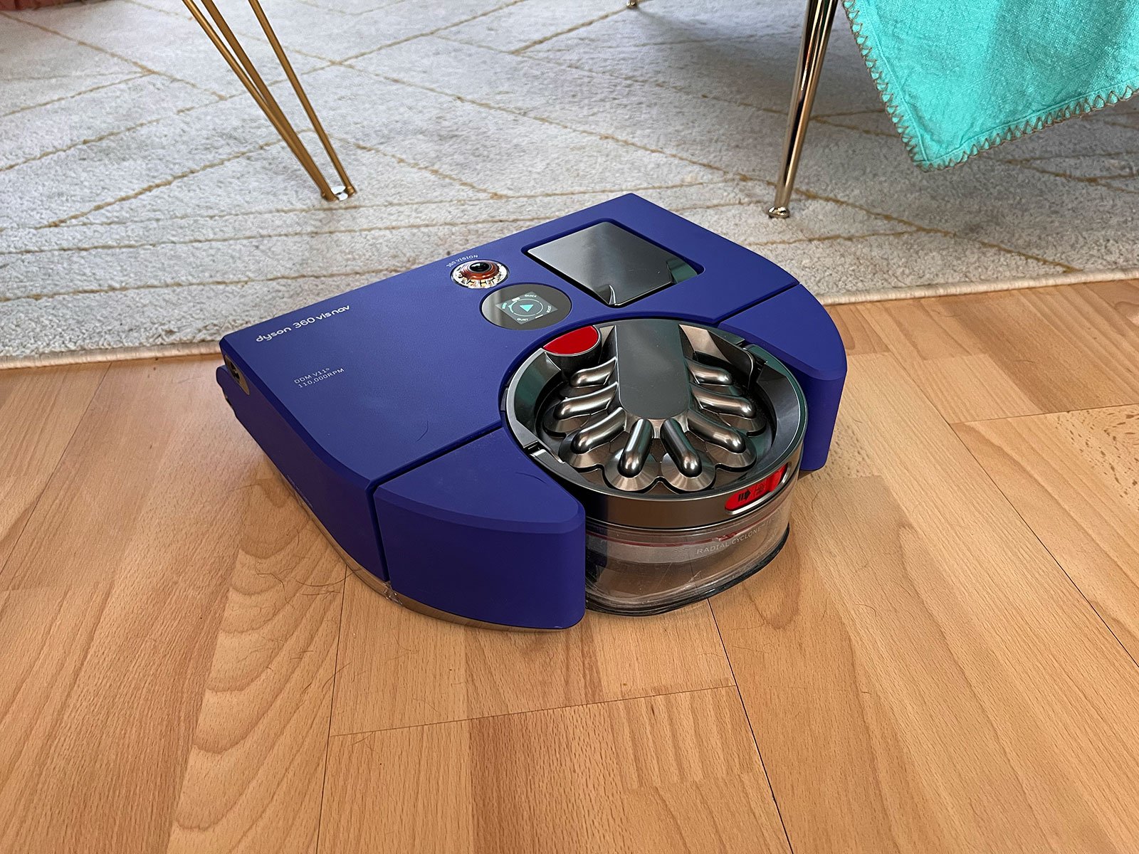 Le Dyson 360 Vis Nav n'est que le deuxième aspirateur robot du constructeur. © Nicolas Lafarge-Debeaupuis pour Clubic