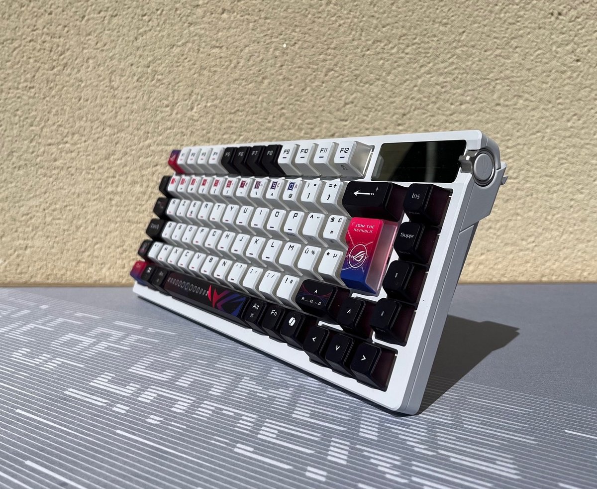Clavier Asus ROG Azoth X, hot-swappable et plutôt sexy @ Vincent Touveneau pour Clubic