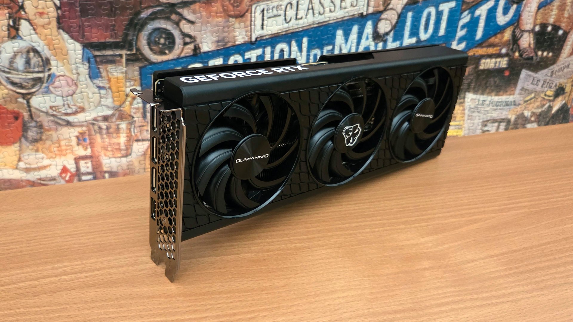 NVIDIA s'appuie sur son partenaire Gainward pour les tests français de la RTX 5060 Ti. ©Nerces pour Clubic