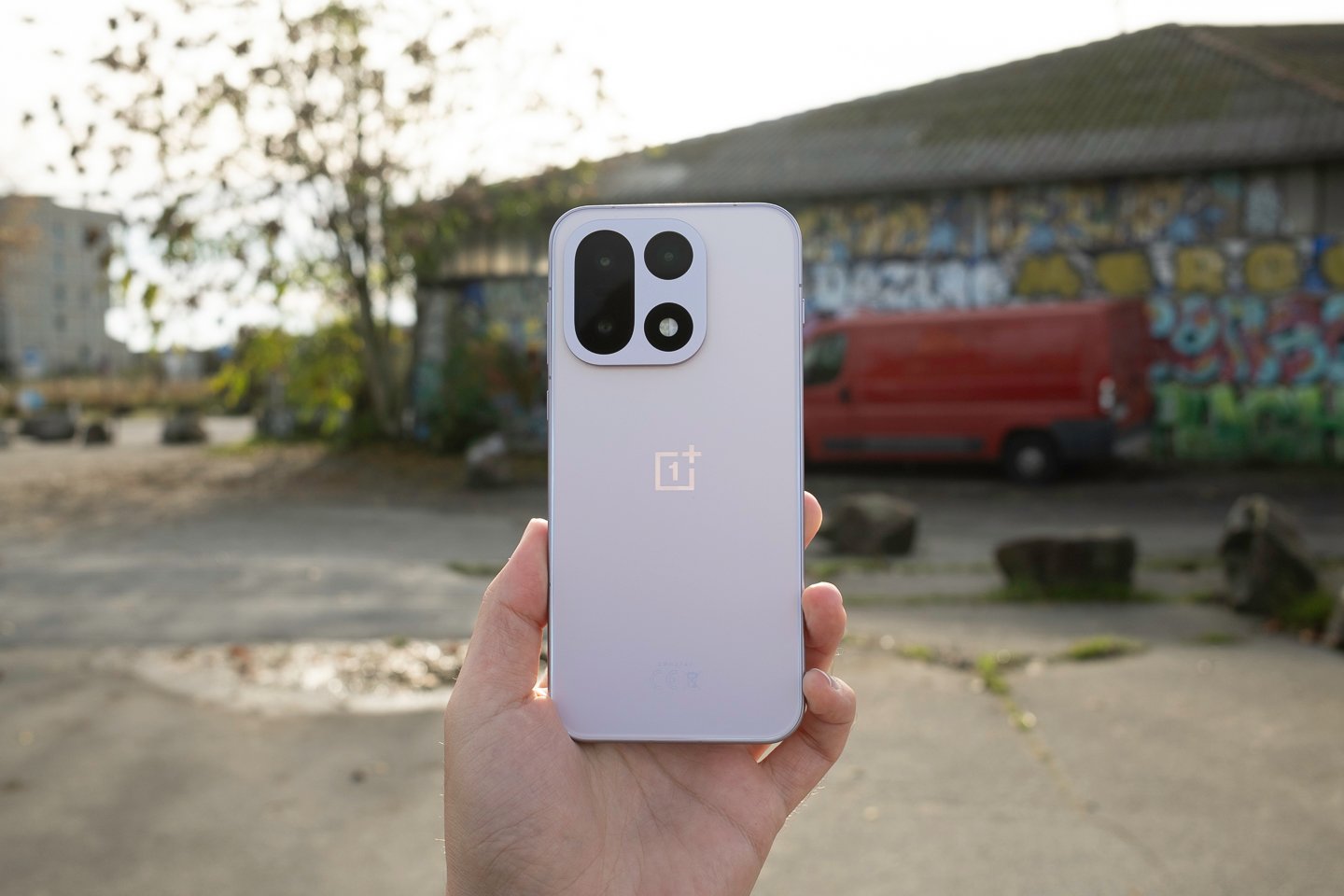 Le OnePlus 15 restera le dernier modèle de la marque à être sorti en France © Pierre Crochart pour Clubic.com