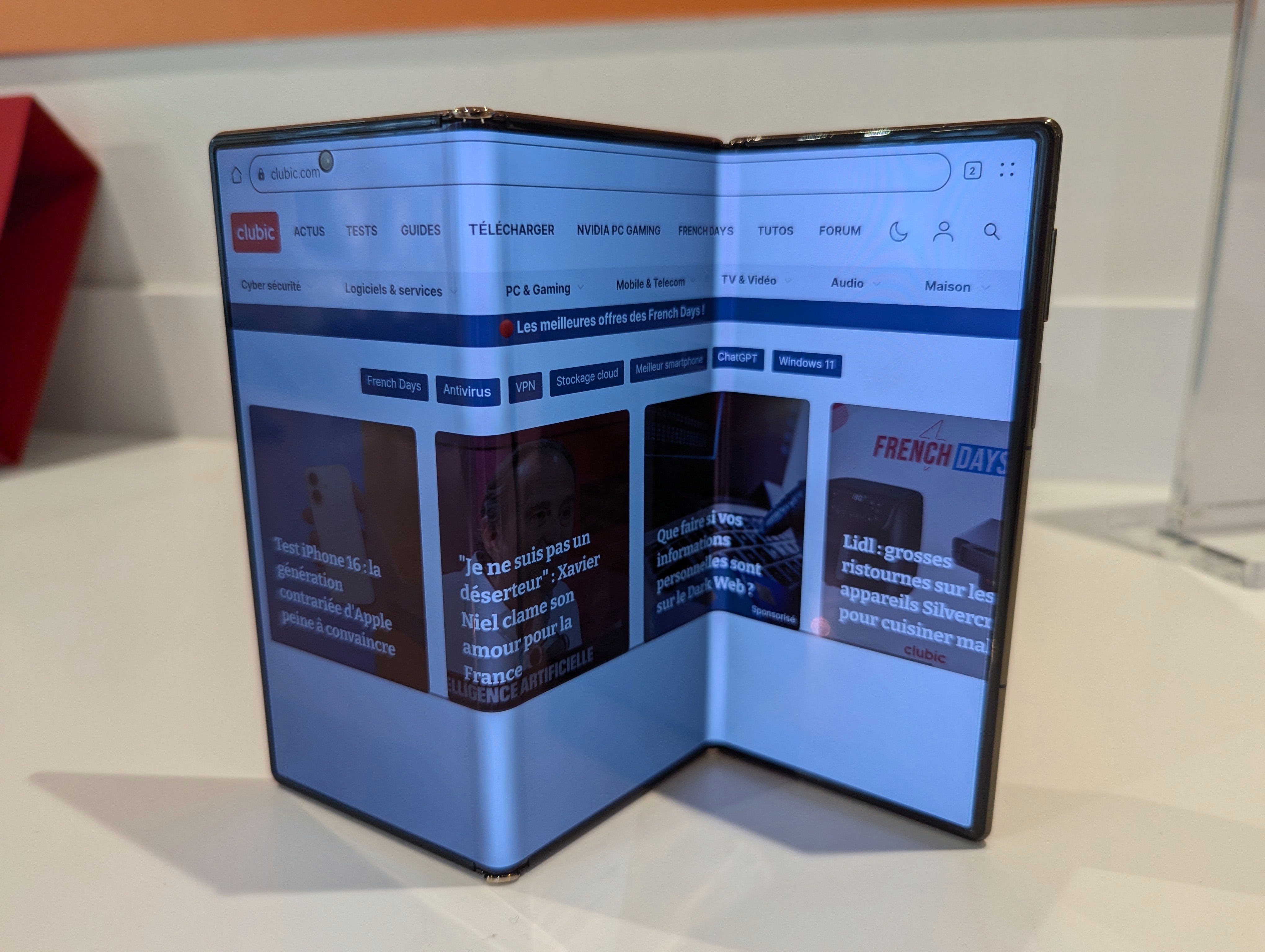 Le premier vrai concurrent du Huwai Mate XT ? © Nicolas Guyot pour Clubic