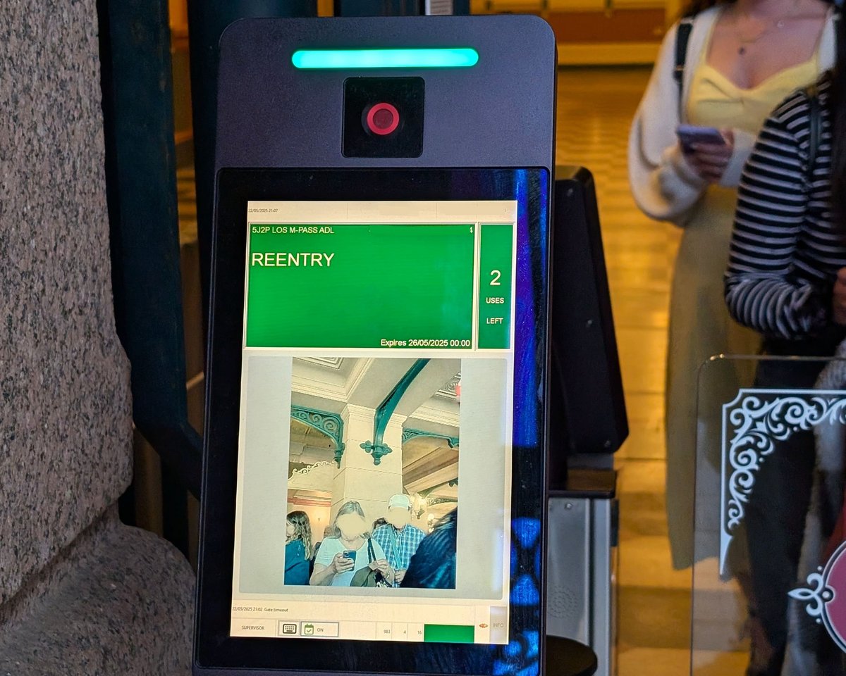 Voici le fameux faux-positif, qui au lieu de mon visage, a fait apparaître un sosie de Joe Biden et, on le devine, son épouse © Alexandre Boero / Clubic