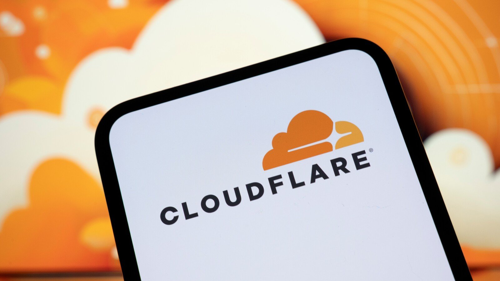 Cloudflare, l'un des géants mondiaux de la cybersécurité et de l'infrastructure web. © Samuel Boivin / Shutterstock