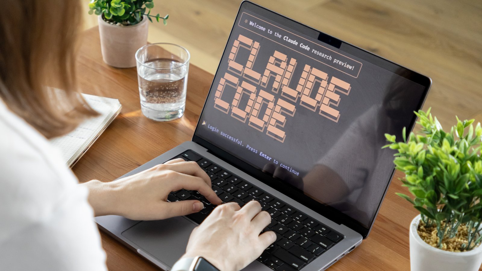 Claude Code a été adopté chez Microsoft il y a six mois. ©aileenchik / Shutterstock