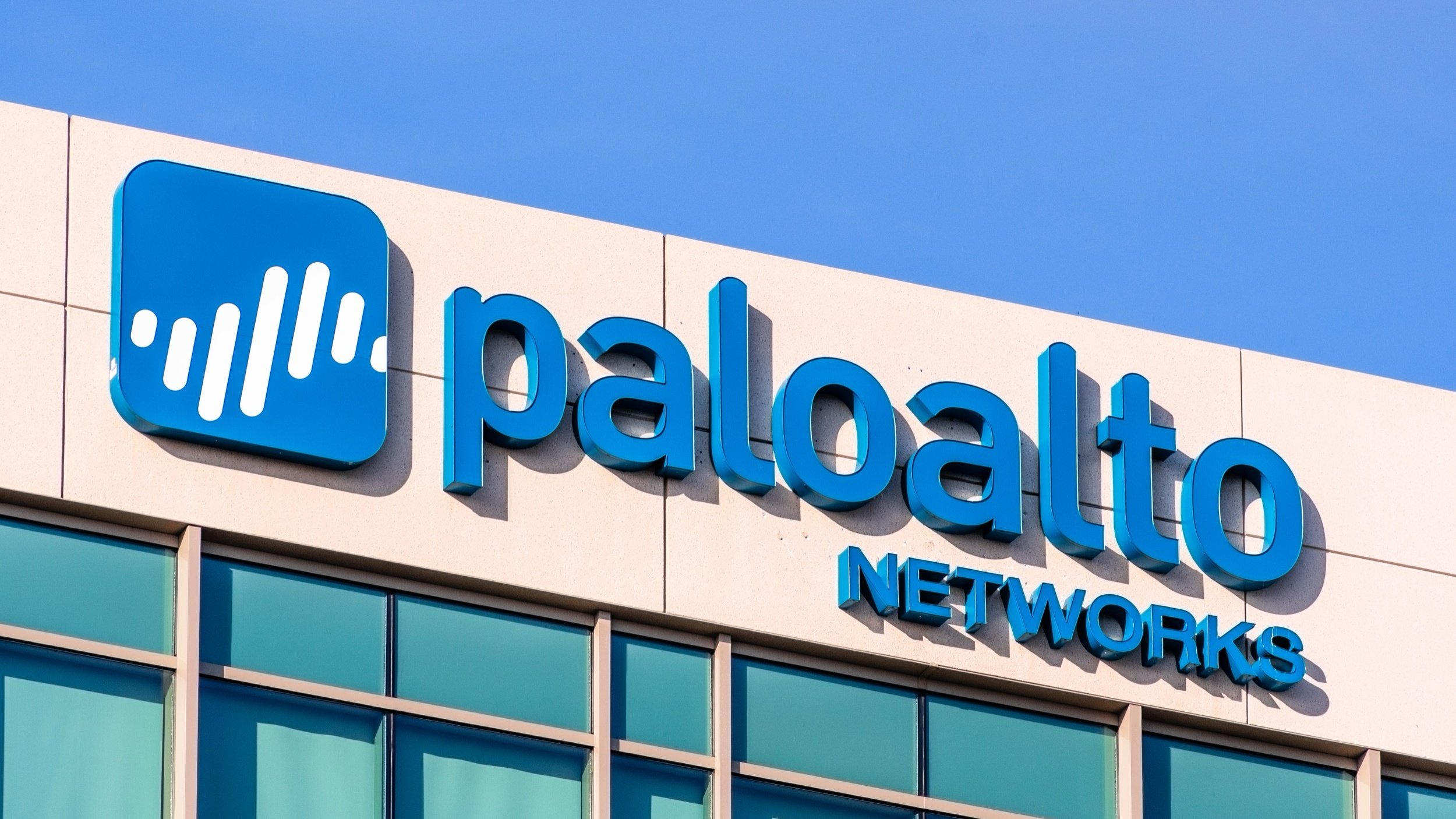 Nouvelle faille déjà exploitée chez Palo Alto Networks, des pirates peuvent prendre le contrôle de ses pare-feu. © Sundry Photography / Shutterstock