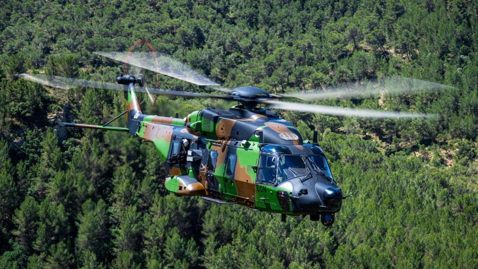 Un hélicoptère NH90 Standard 2 d'Airbus vient d'être réceptionné par les armées françaises. © Anthony Pecchi /Airbus Helicopters
