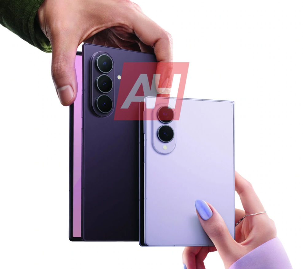 Le Galaxy Z Fold 8 face au Galaxy Z Fold 8 Ultra. © Android Headlines
