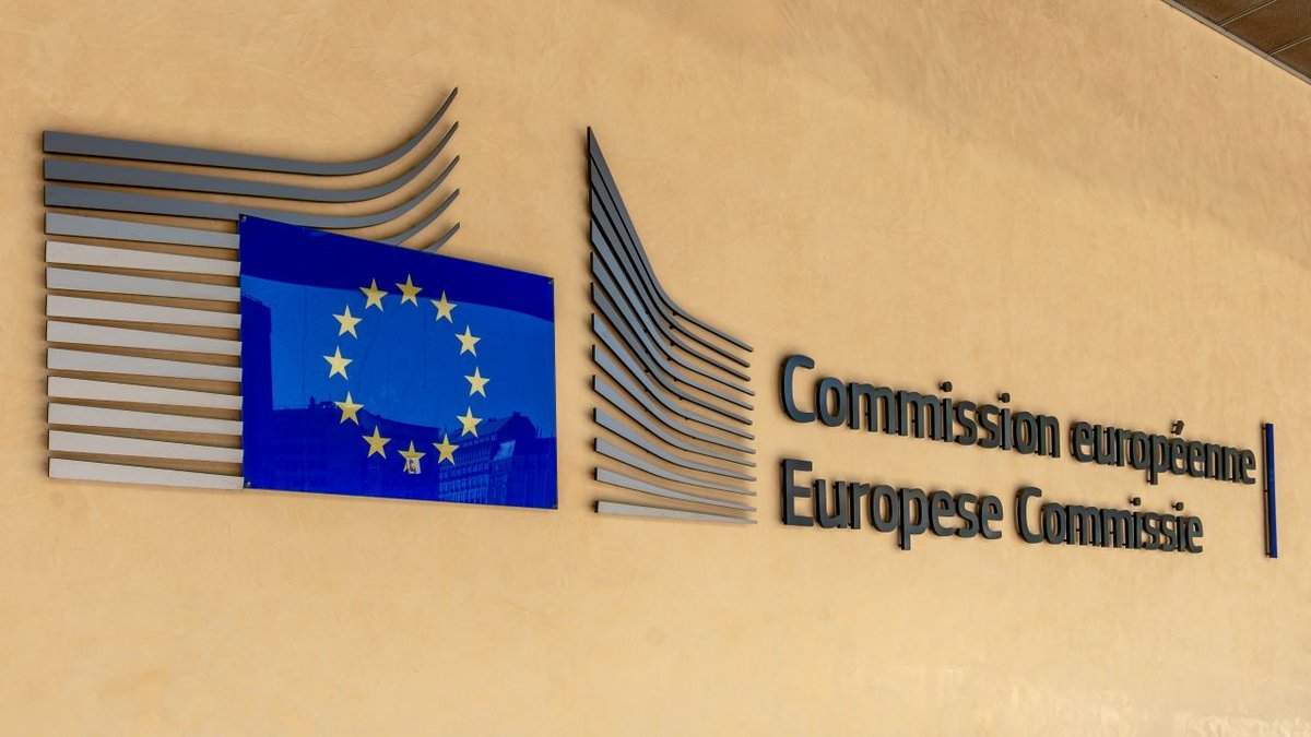 « Les dispositions sont entrées en vigueur en février, les obligations relatives aux modèles d'IA à usage général entreront en vigueur en août », rappelle Thomas Régnier, porte-parole de la Commission européenne - ©HJBC / Shuttertstock
