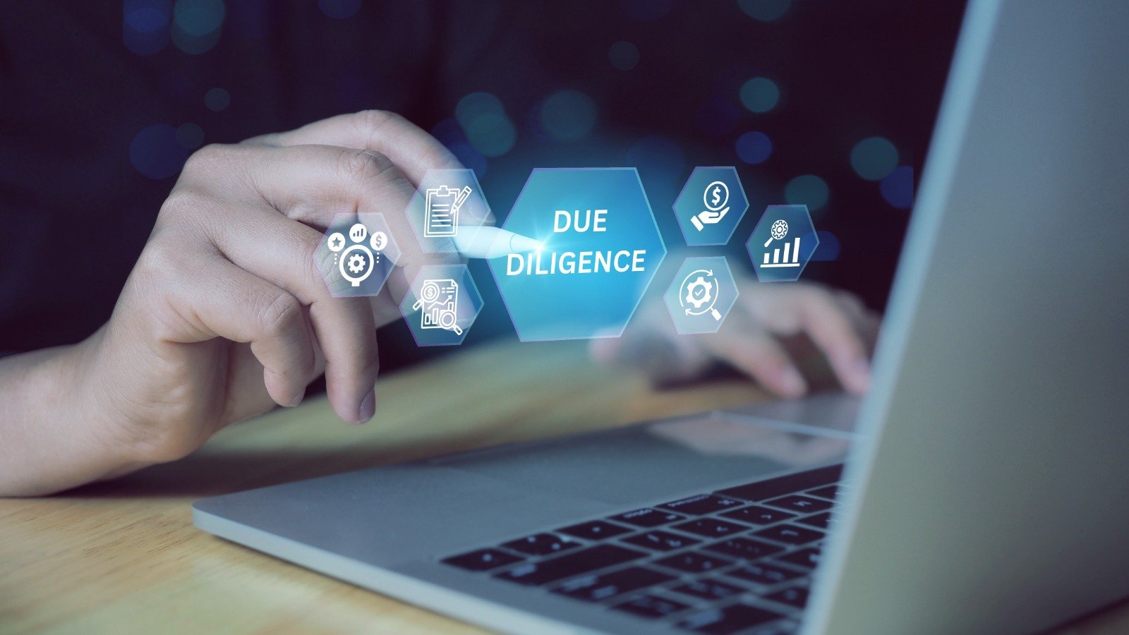 Fusions-acquisitions et due diligence cyber : pourquoi le passif numérique d'une PME peut torpiller une opération - ©Bird stocker TH / Shutterstock