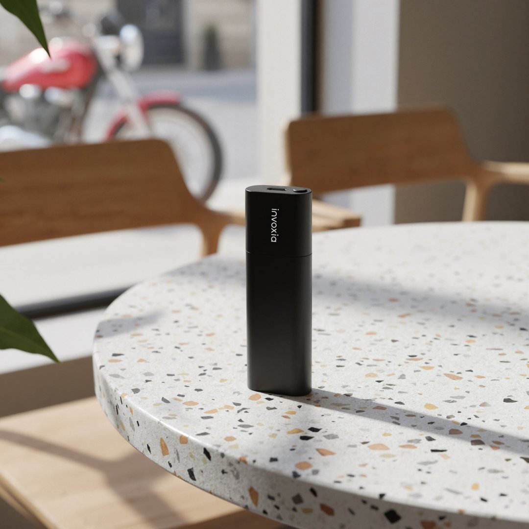 Un peu plus long qu'une clé USB, ce nouveau traceur bénéficie de la 4G, du GPS, du Wi-Fi et du Bluetooth. ©Invoxia
