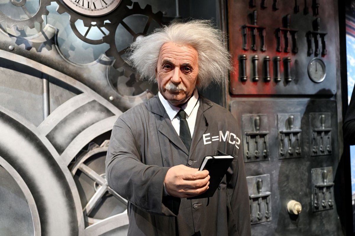 Si Albert Einstein apprenait qu'on a bien failli remettre sa constante cosmologique en question, il ne resterait pas de cire, comme ici au musée Grévin - ©Victor Velter / Shutterstock