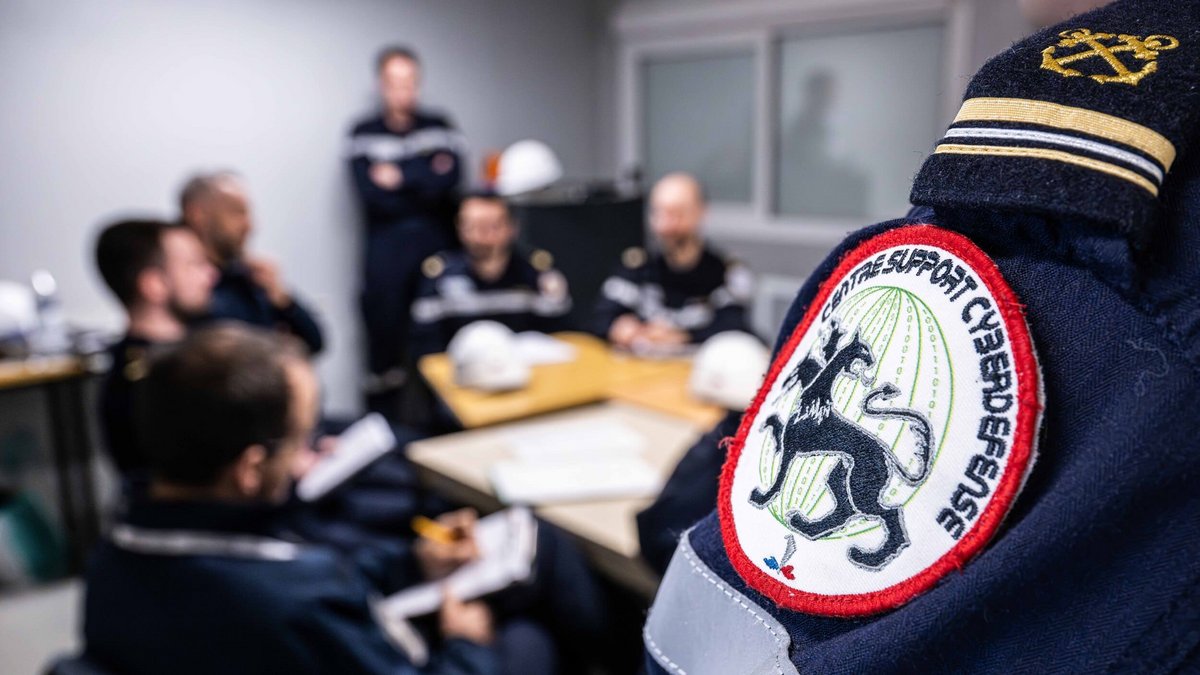 Cybercombattants lors d’une simulation d’incident © Marine nationale