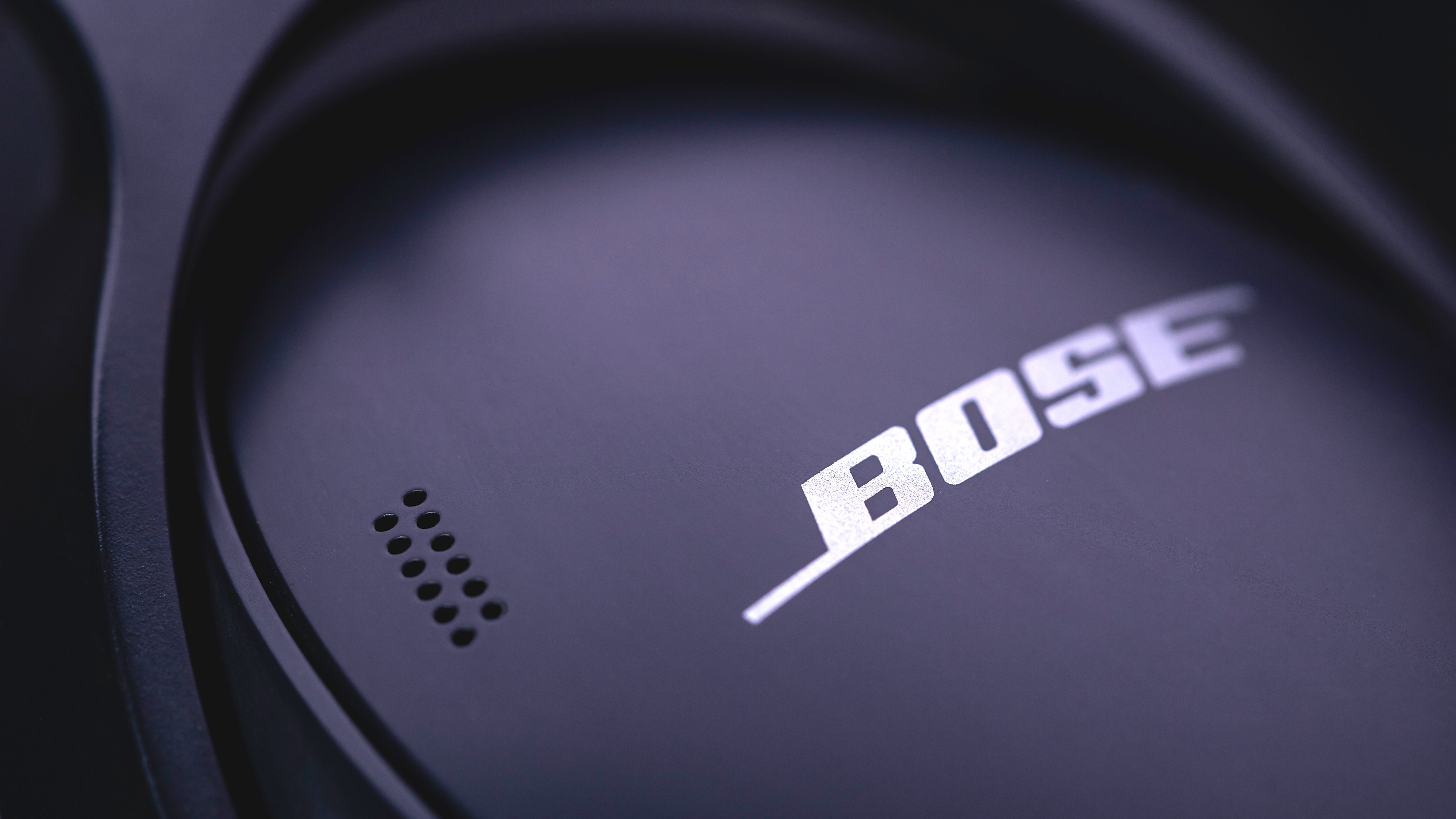 Après plusieurs années de collaboration, Bose franchit une nouvelle étape en rachetant Skullcandy. Une acquisition qui confirme les ambitions du fabricant américain sur le marché de l'audio. © Kev Gregory / Shutterstock
