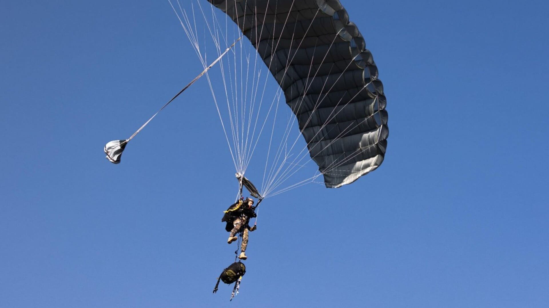 Le parachute MMS 400 HG de Safran en action. © Safran