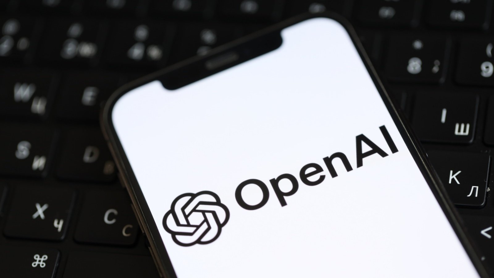 OpenAI ralentit le développement d'Astra après des tests de cybersécurité inquiétants - ©Mehaniq / Shutterstock