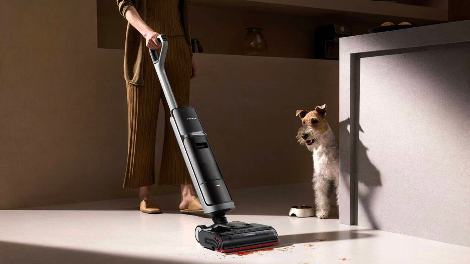 Le Dreame H15 Pro Heat chauffe l'eau à 100 °C pour laver le rouleau et le sèche automatiquement après chaque utilisation. ©Dreame