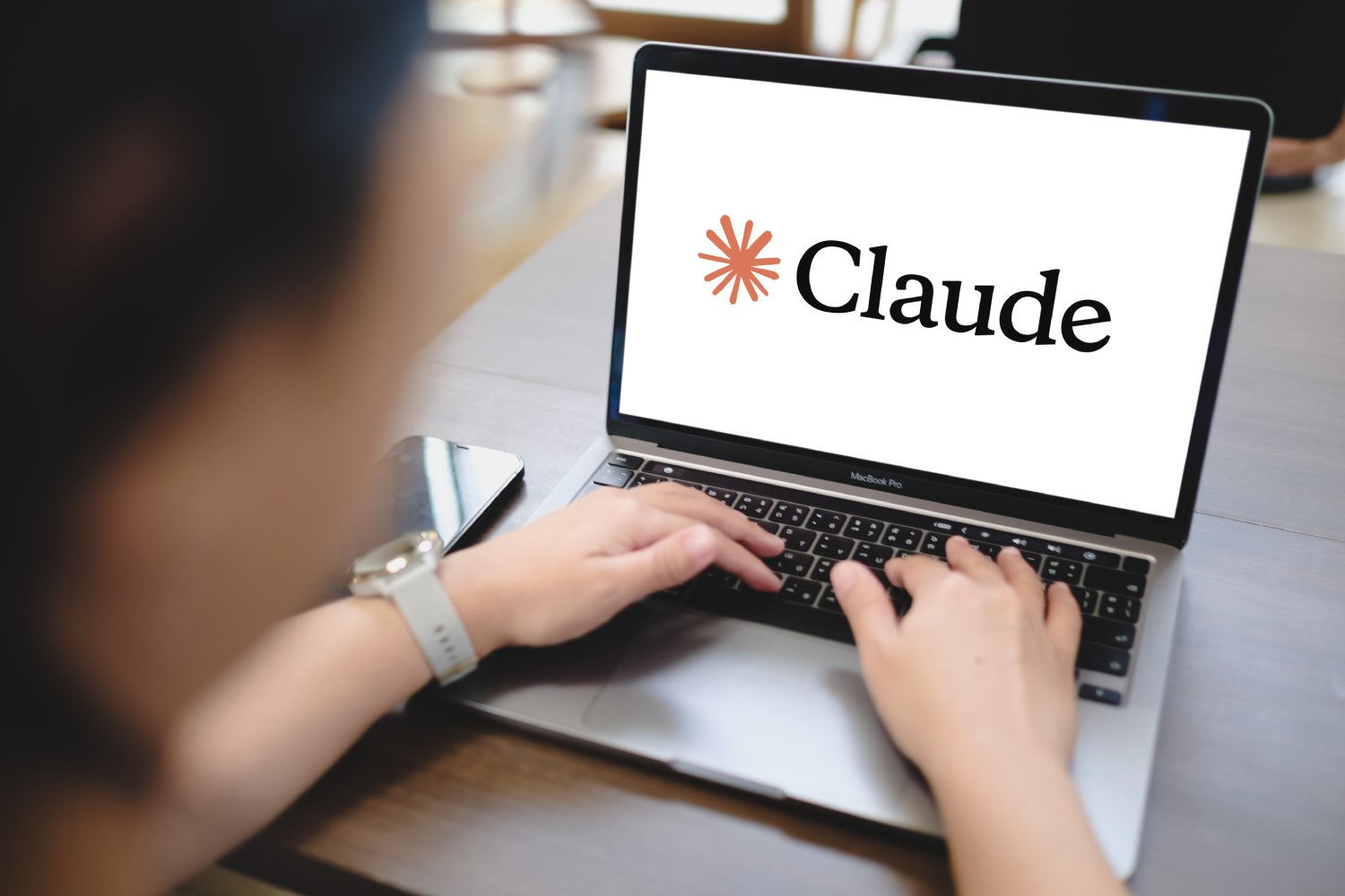 Du nouveau pour Claude AI. ©Thaspol Sangsee / Shutterstock