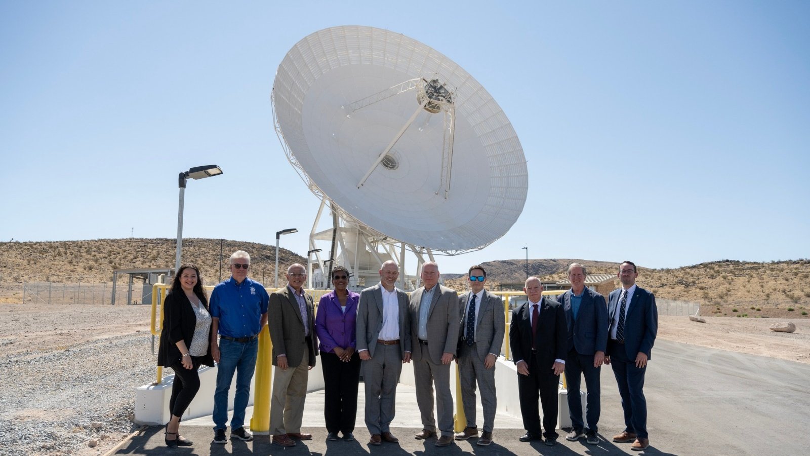 En combinant plusieurs antennes de 34 mètres du site, le JPL peut aussi reproduire la puissance de réception d'une antenne de 70 mètres - ©NASA / JPL-Caltech