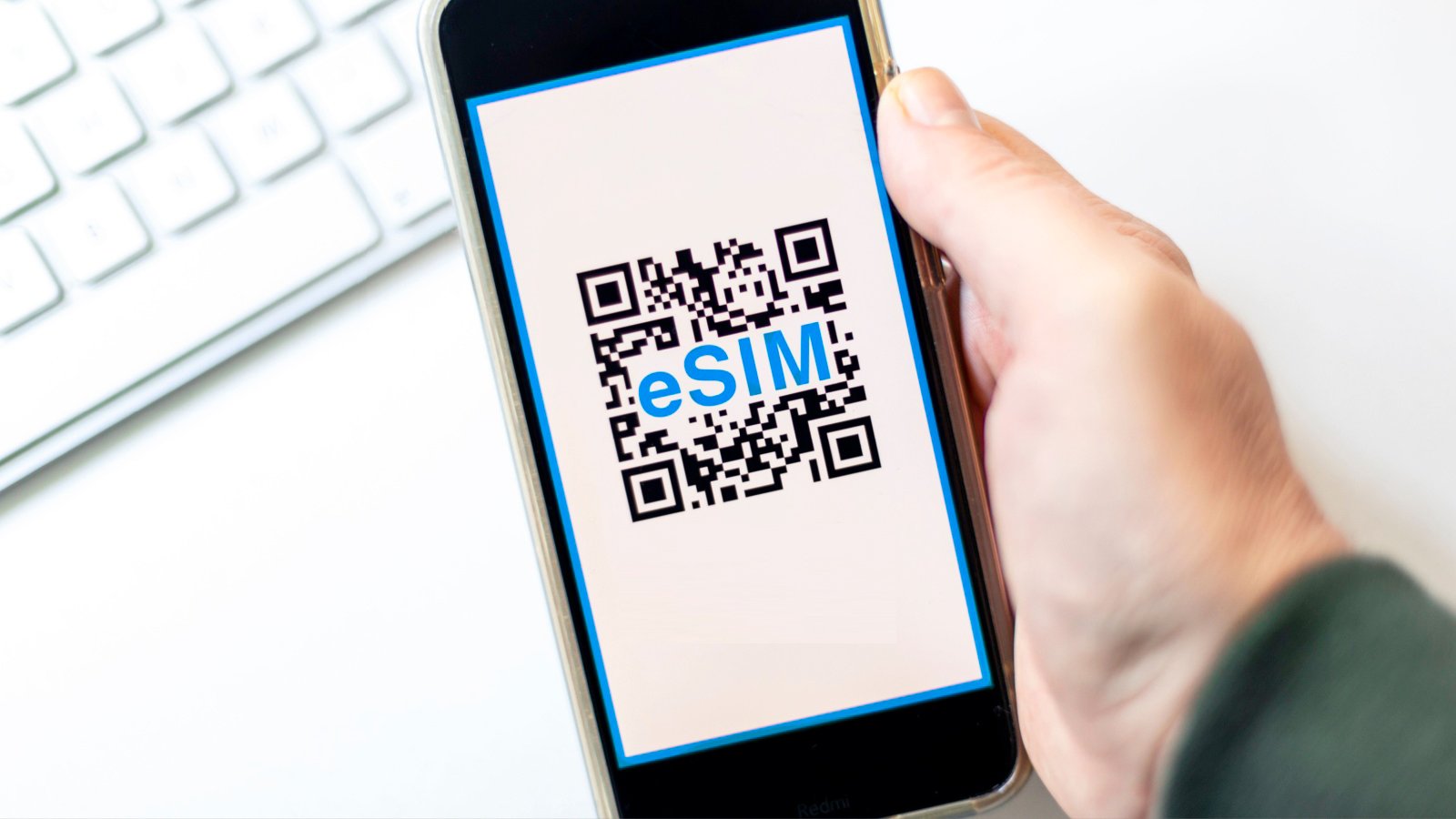 Clubic - Tout savoir sur l'eSIM : forfaits, appareils compatibles et guides pratiques © Shutterstock