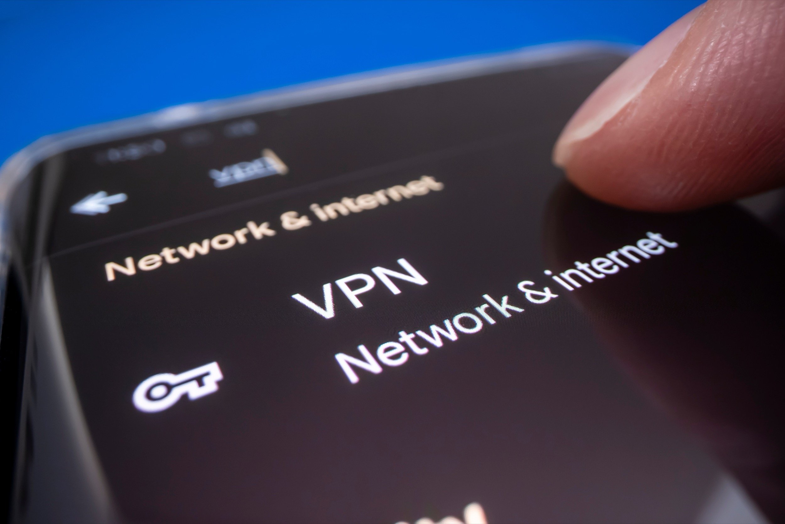 VPN sur le smartphone, VPN sur le routeur : les deux peuvent vite se marcher sur les pieds. © ymgerman / Shutterstock