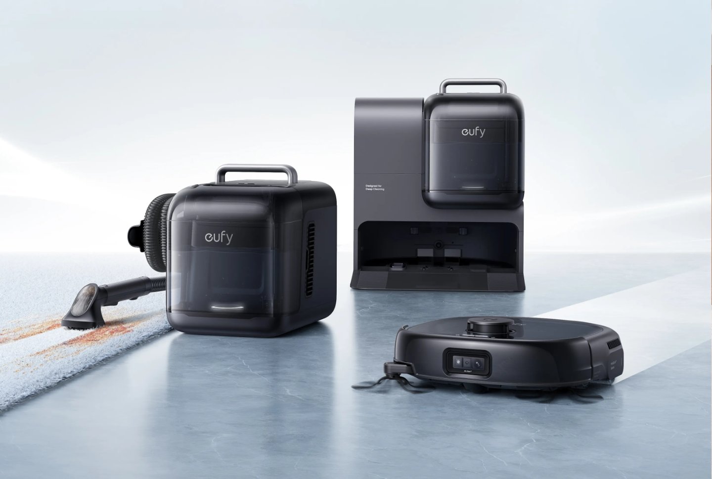 L'eufy E28 OMNI et son nettoyeur © eufy