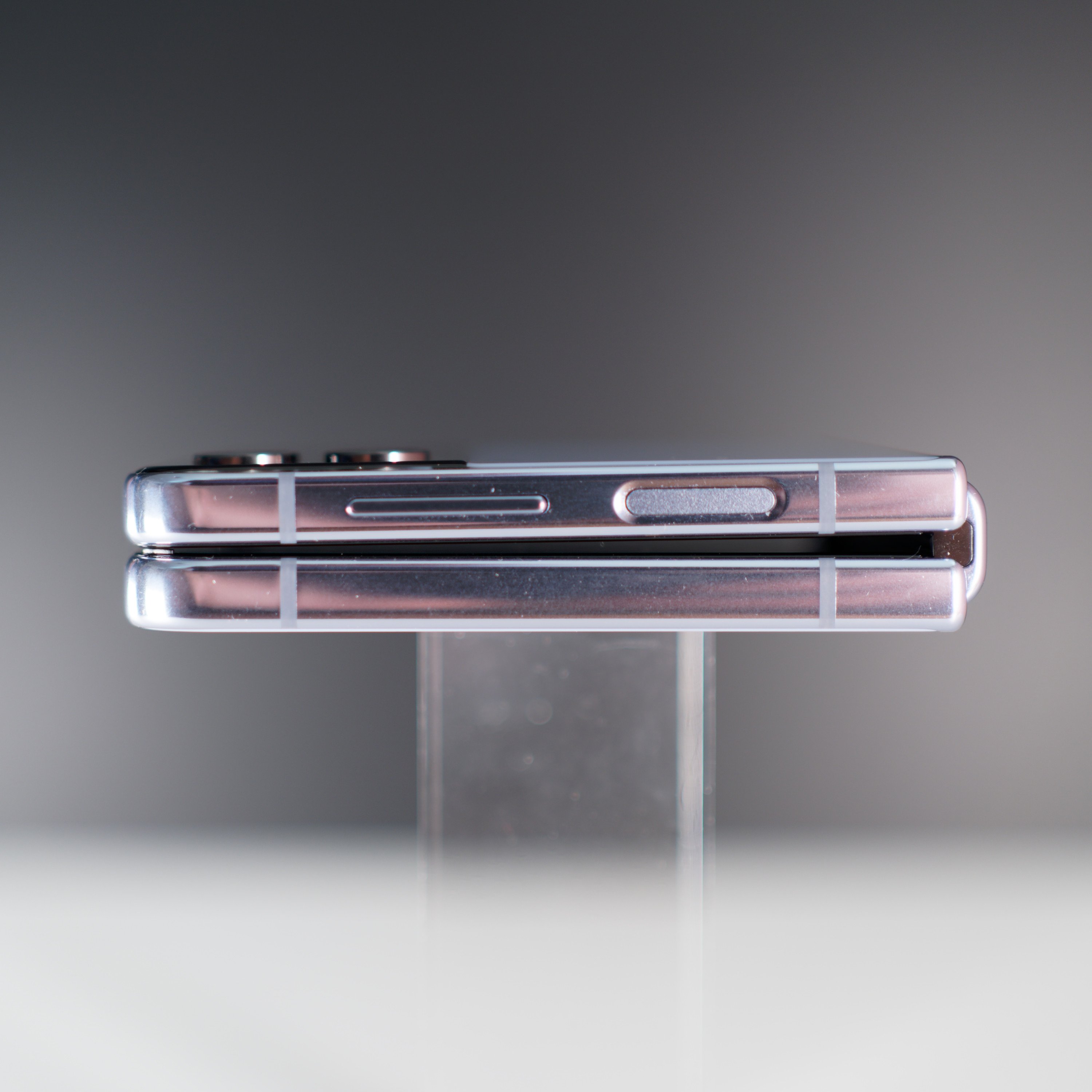 Galaxy Z Flip 4, pour illustration © Marc Mitrani pour Clubic