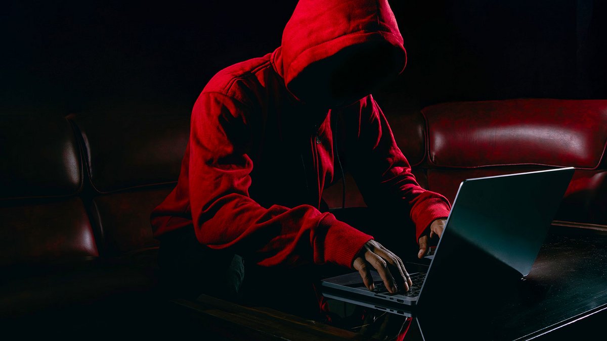 Ne laissez pas les pirates en ligne exploiter les failles ©Shutterstock