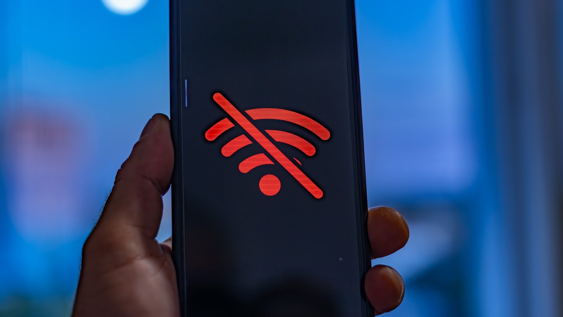 Le Wi-Fi en entreprise sous surveillance : l'ANSSI publie ses nouvelles recommandations de sécurité. © Kryvosheia Yurii / Shutterstock