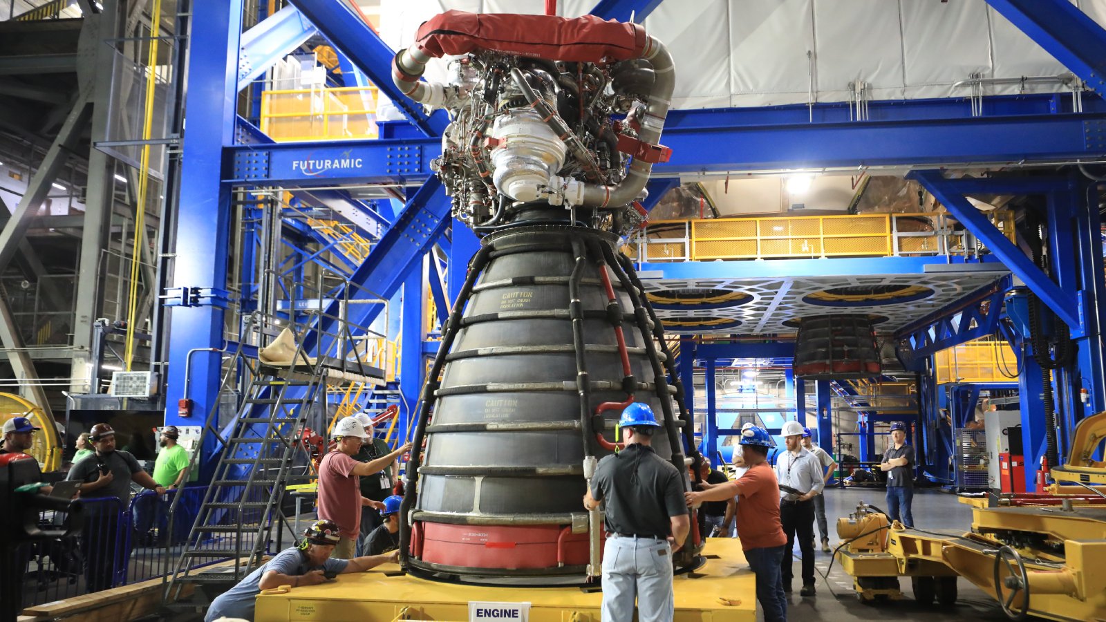 L'un des moteurs RS-25 qui propulsera le SLS pour Artemis III. ©NASA/Clayton Rougelot