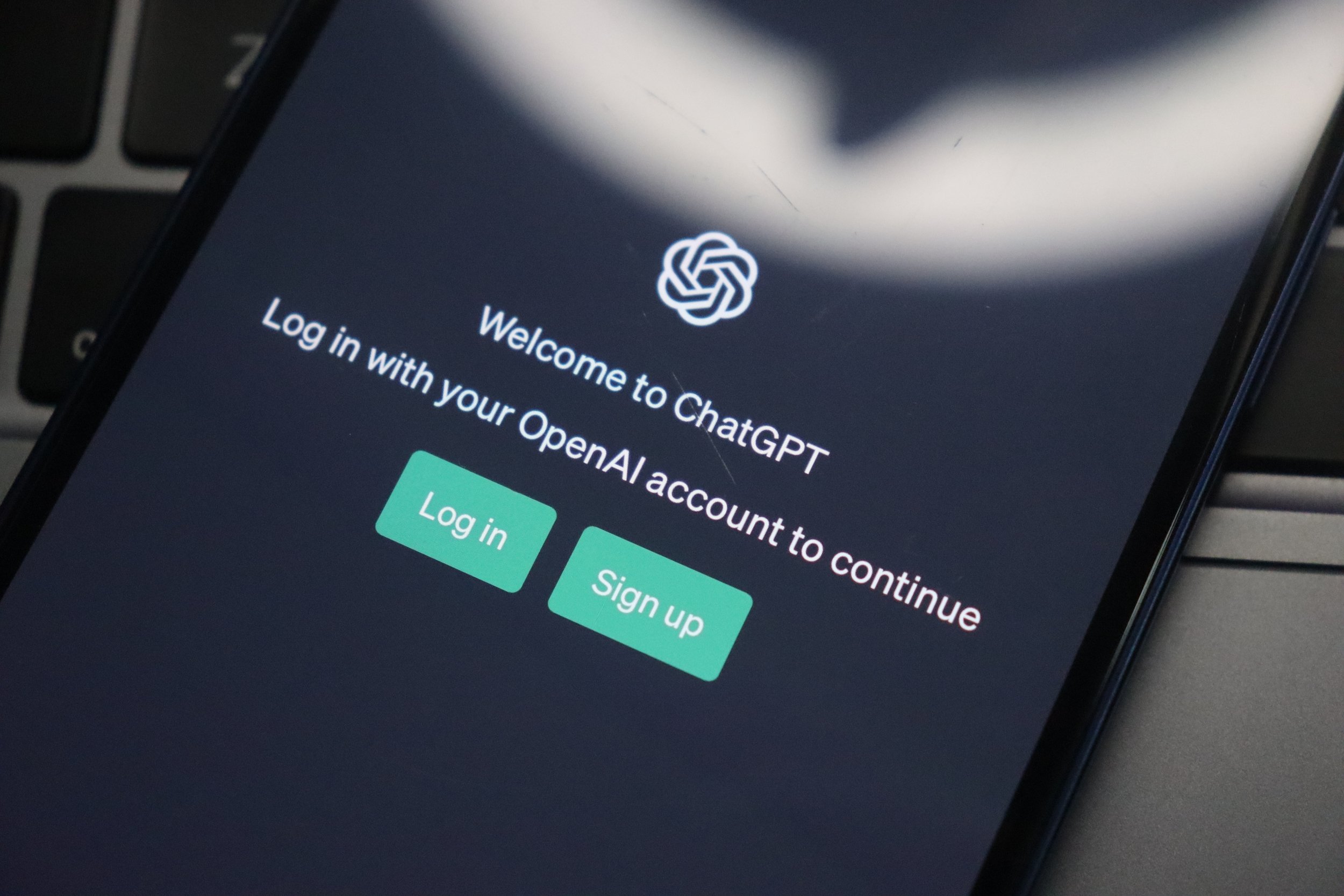 ChatGPT est désormais accessible facilement sur Android ©photosince / Shutterstock.com