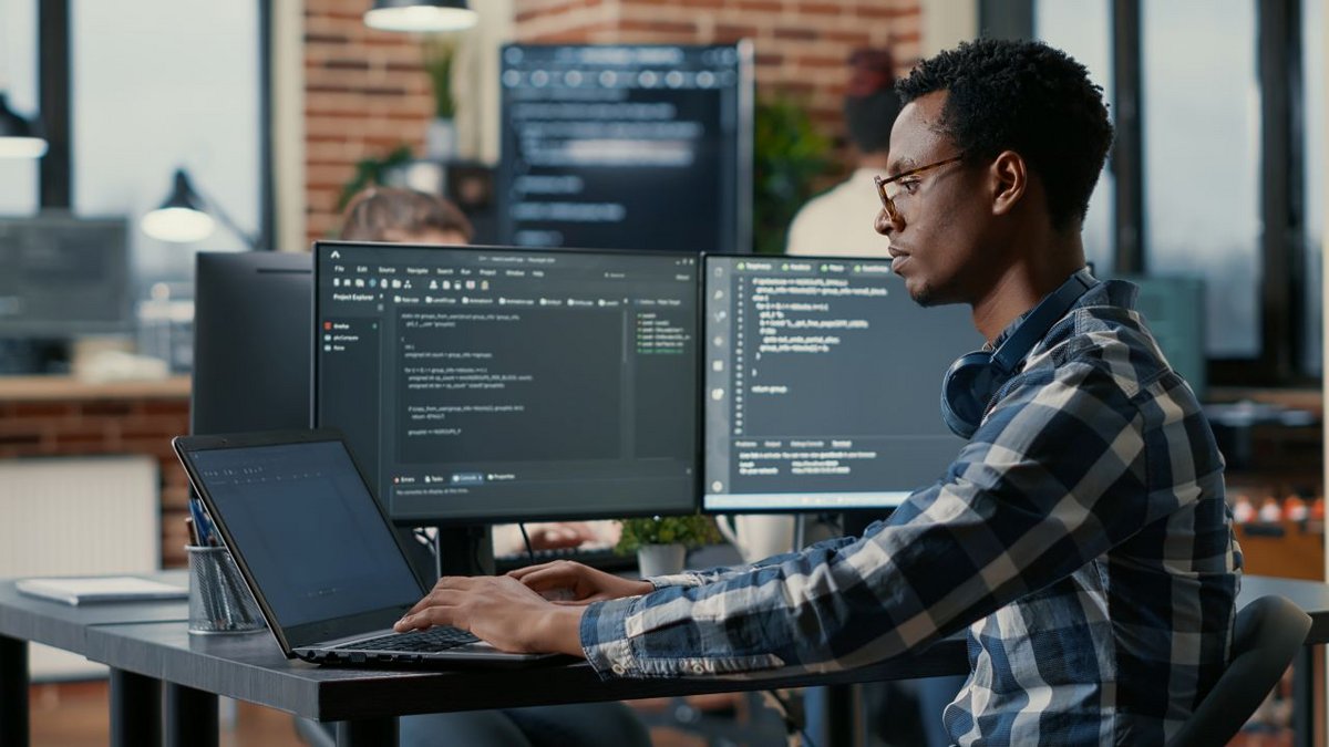 À ce niveau, cette machine traite plus d’un milliard de milliards d’opérations chaque seconde - ©DC Studio / Shutterstock