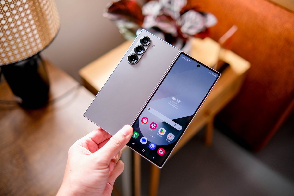 Le Samsung Galayy Z Fold 7 va faire encore plus fin que son prédécesseur © Framesira / Shutterstock.com