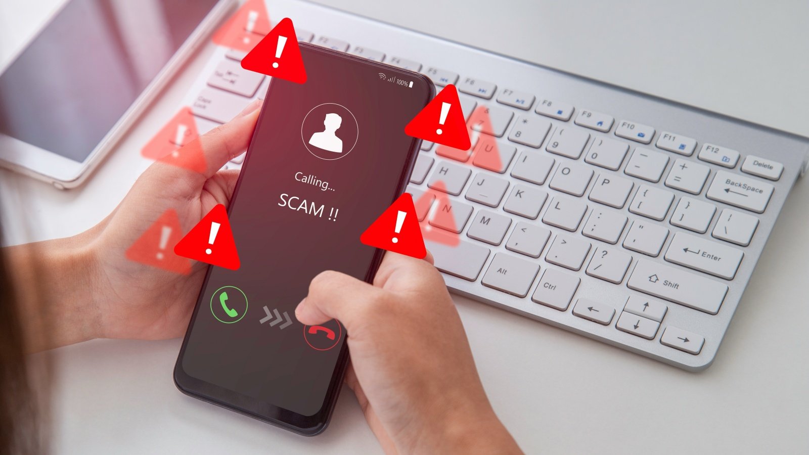 Google muscle la sécurité d'Android pour empêcher les escrocs de détourner vos appels. © KT Stock photos / Shutterstock