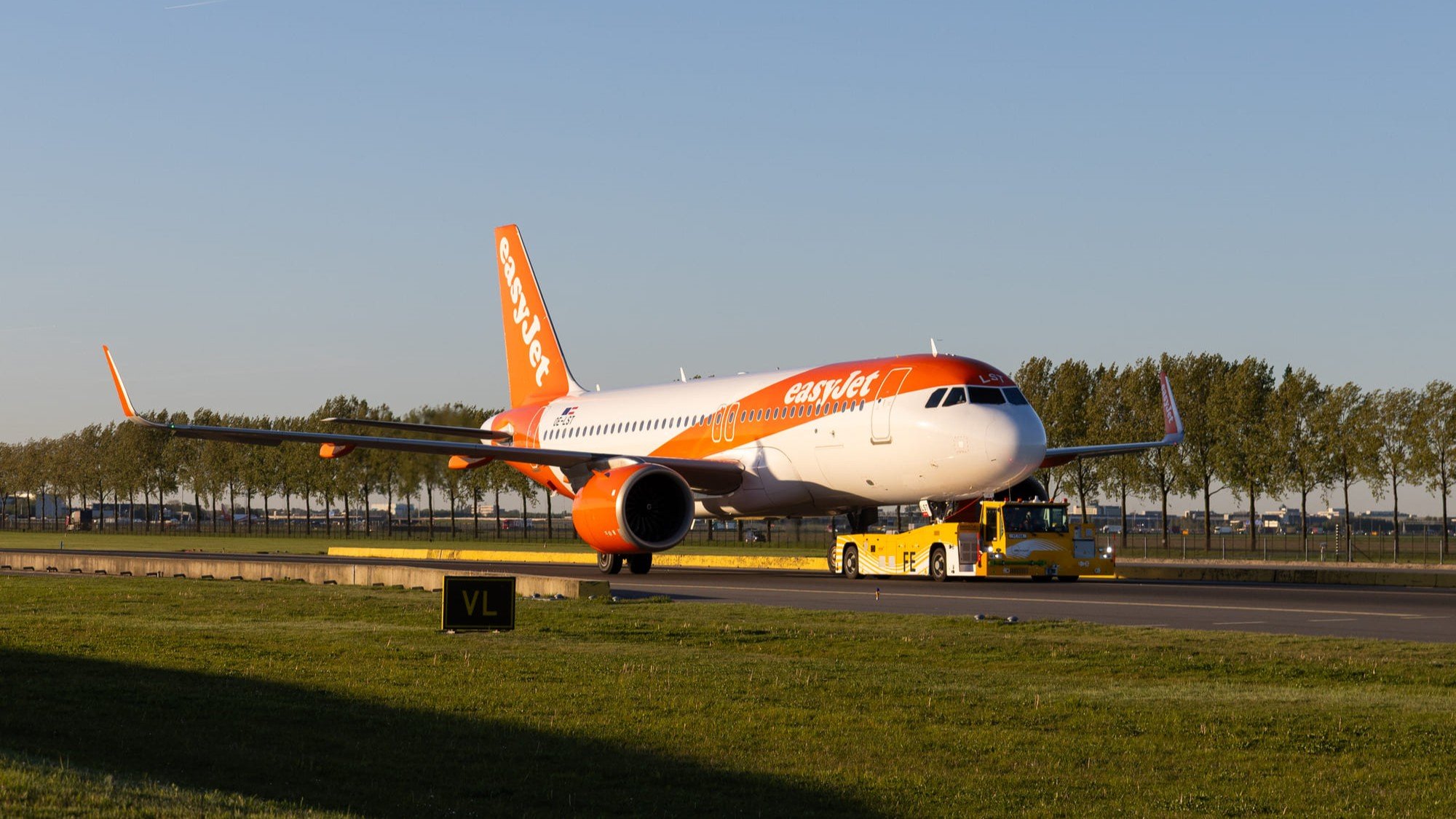 © easyJet