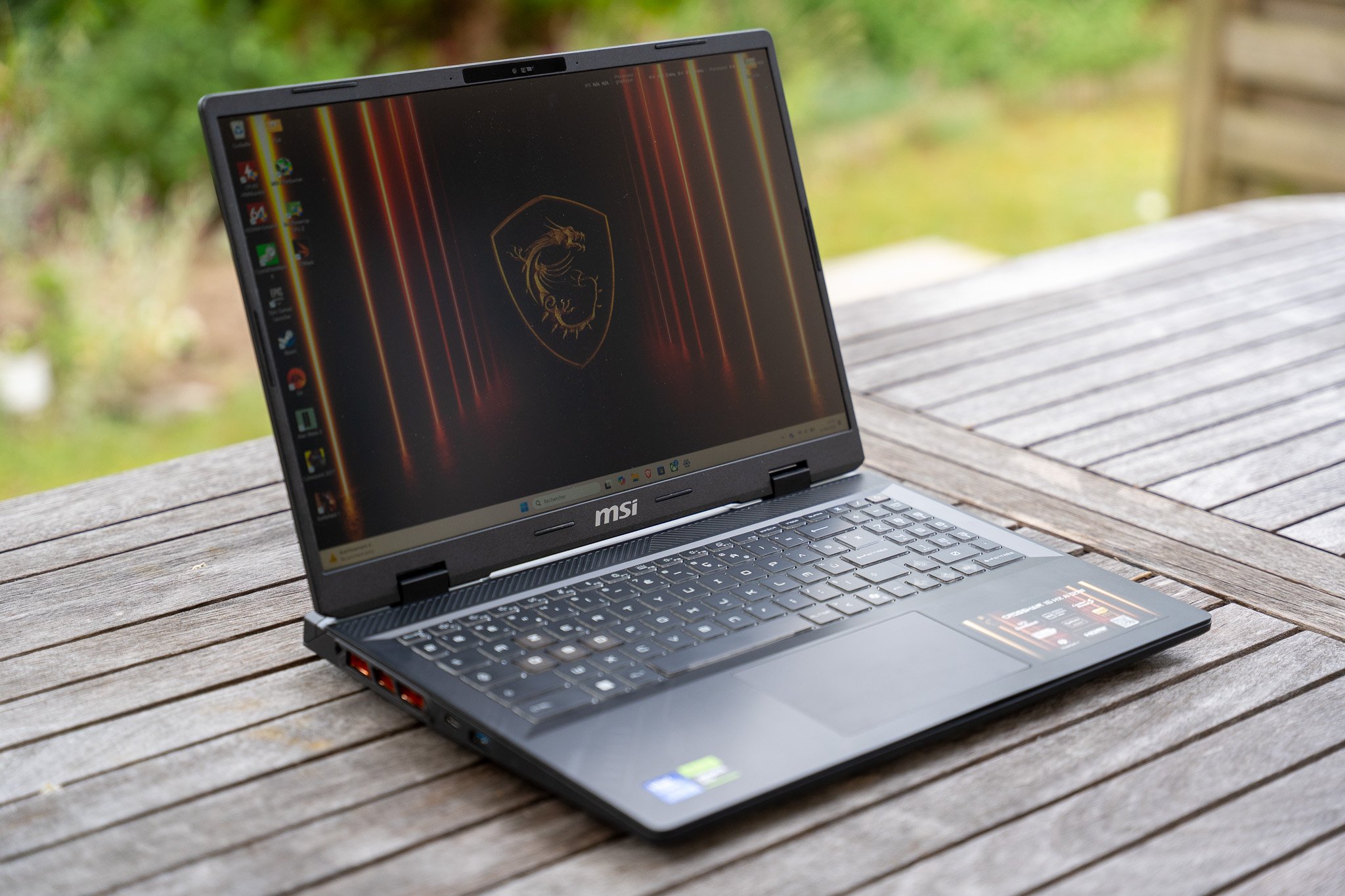 Ce nouveau Crosshair 16 n'est pas un modèle d'esthétisme, mais sa construction est sérieuse. ©Nathan Le Gohlisse pour Clubic