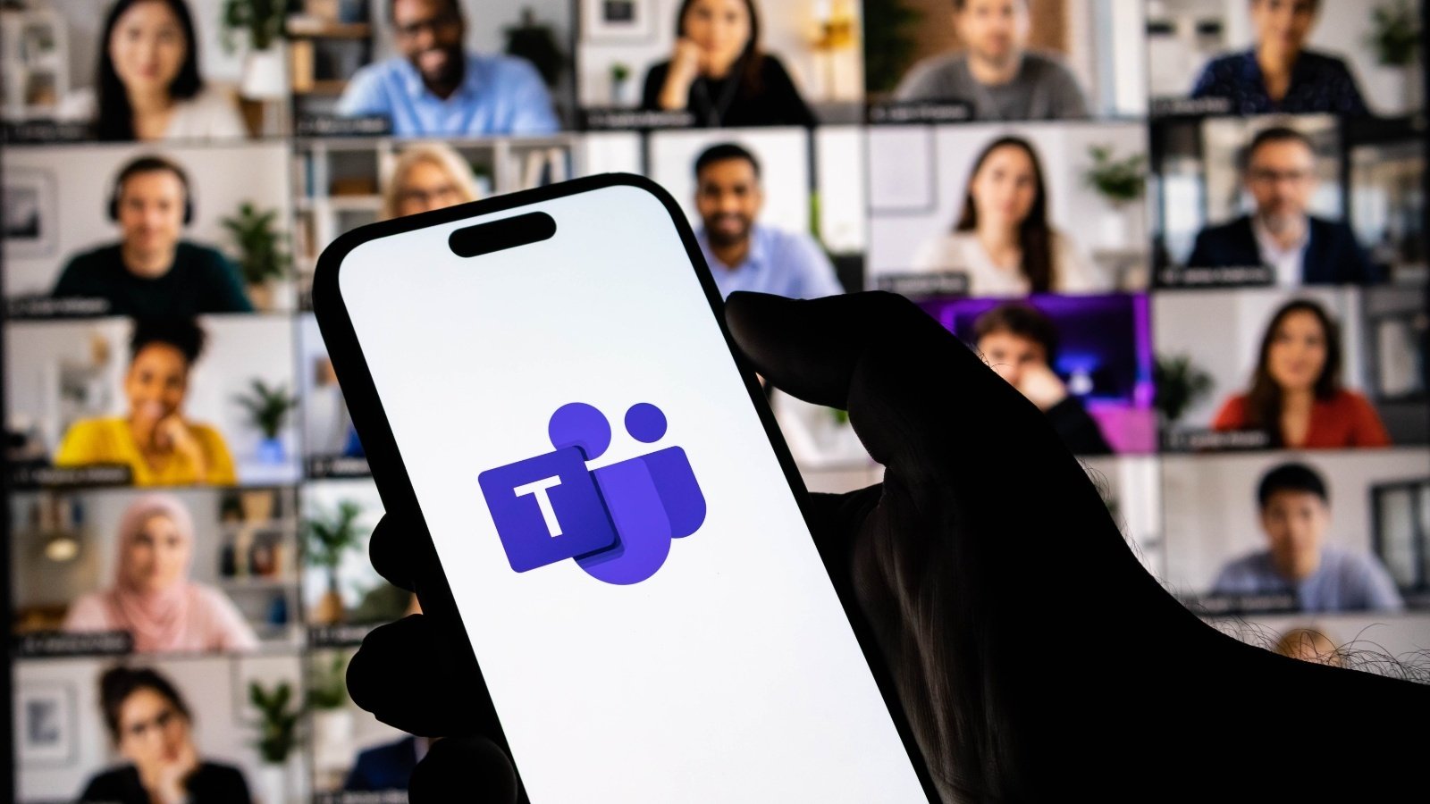 En 2024, un employé d’Arup à Hong Kong a viré 25 millions de dollars à des escrocs après une visio où son directeur financier et ses collègues étaient tous des deepfakes - ©FotoField / Shutterstock